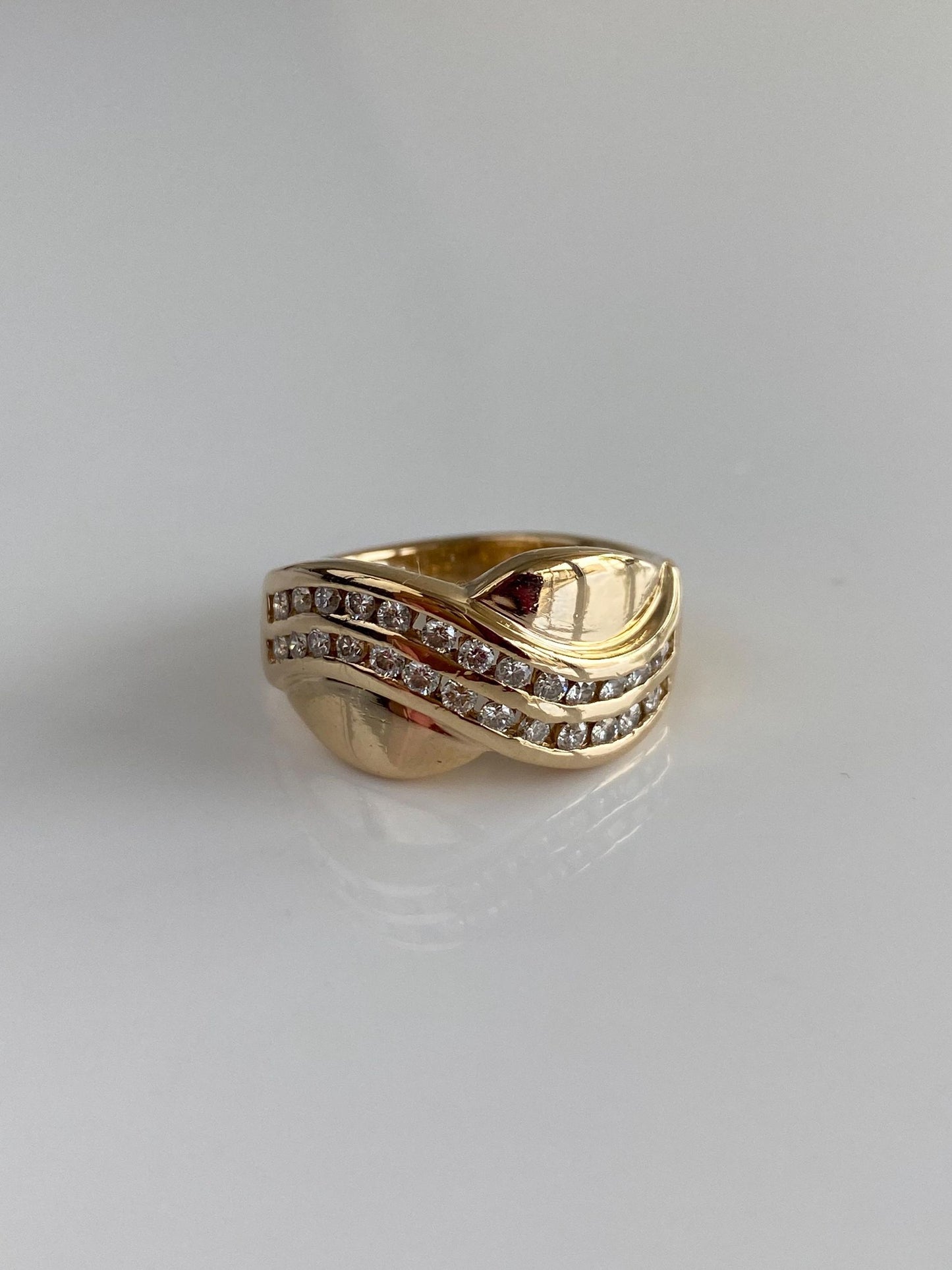 Vintage Solid 14k Yellow Gold Diamond Twist Ring Band - Size 6.5