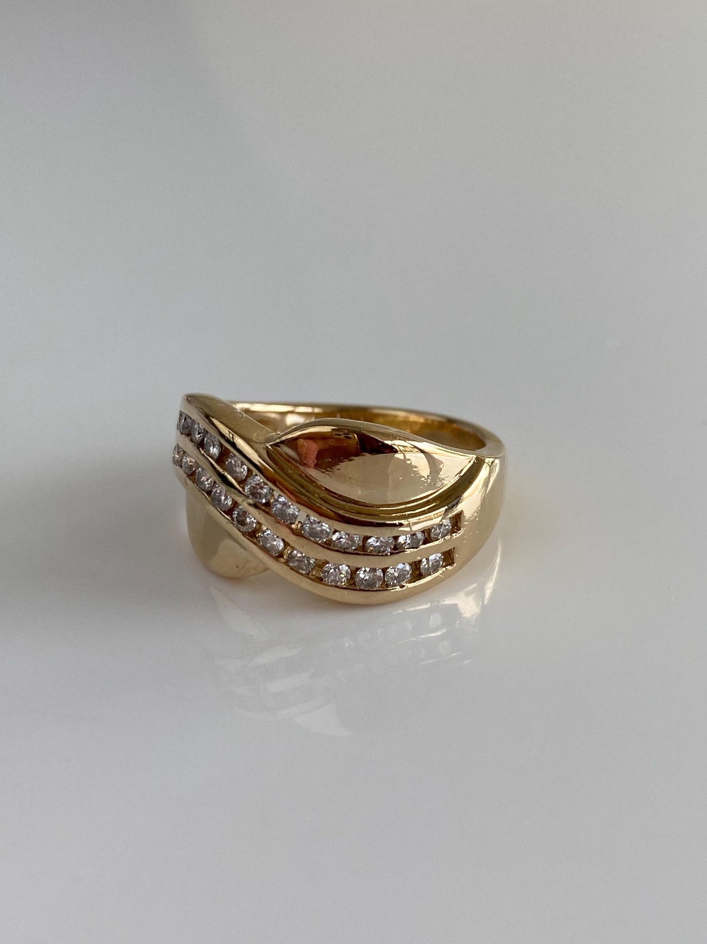 Vintage Solid 14k Yellow Gold Diamond Twist Ring Band - Size 6.5