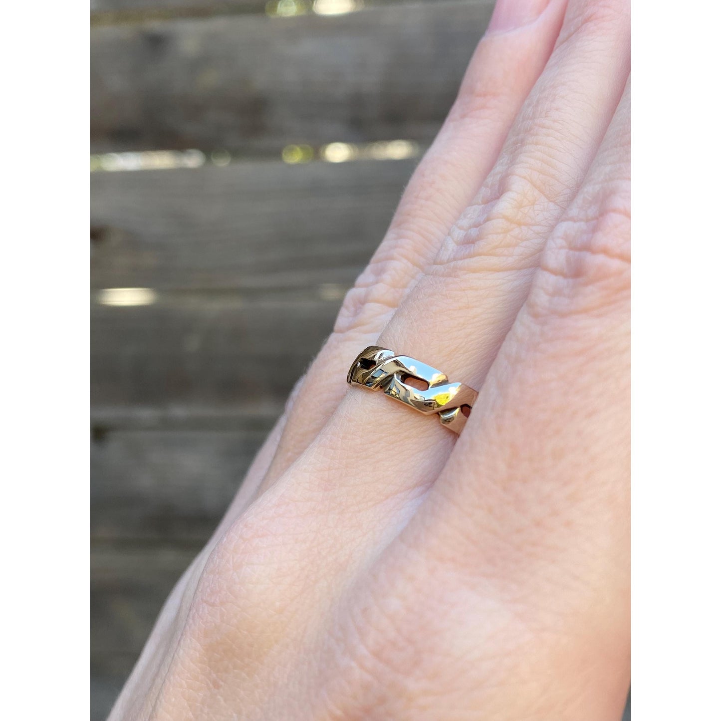 Vintage Solid 14k Yellow Gold Chain Style Ring - Size 6.5