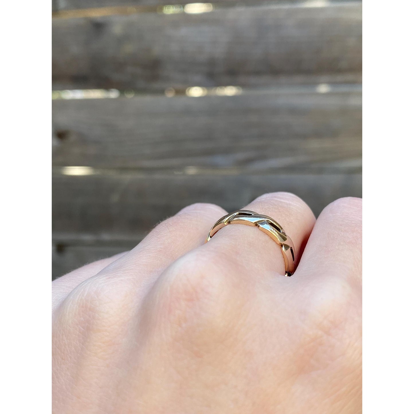 Vintage Solid 14k Yellow Gold Chain Style Ring - Size 6.5