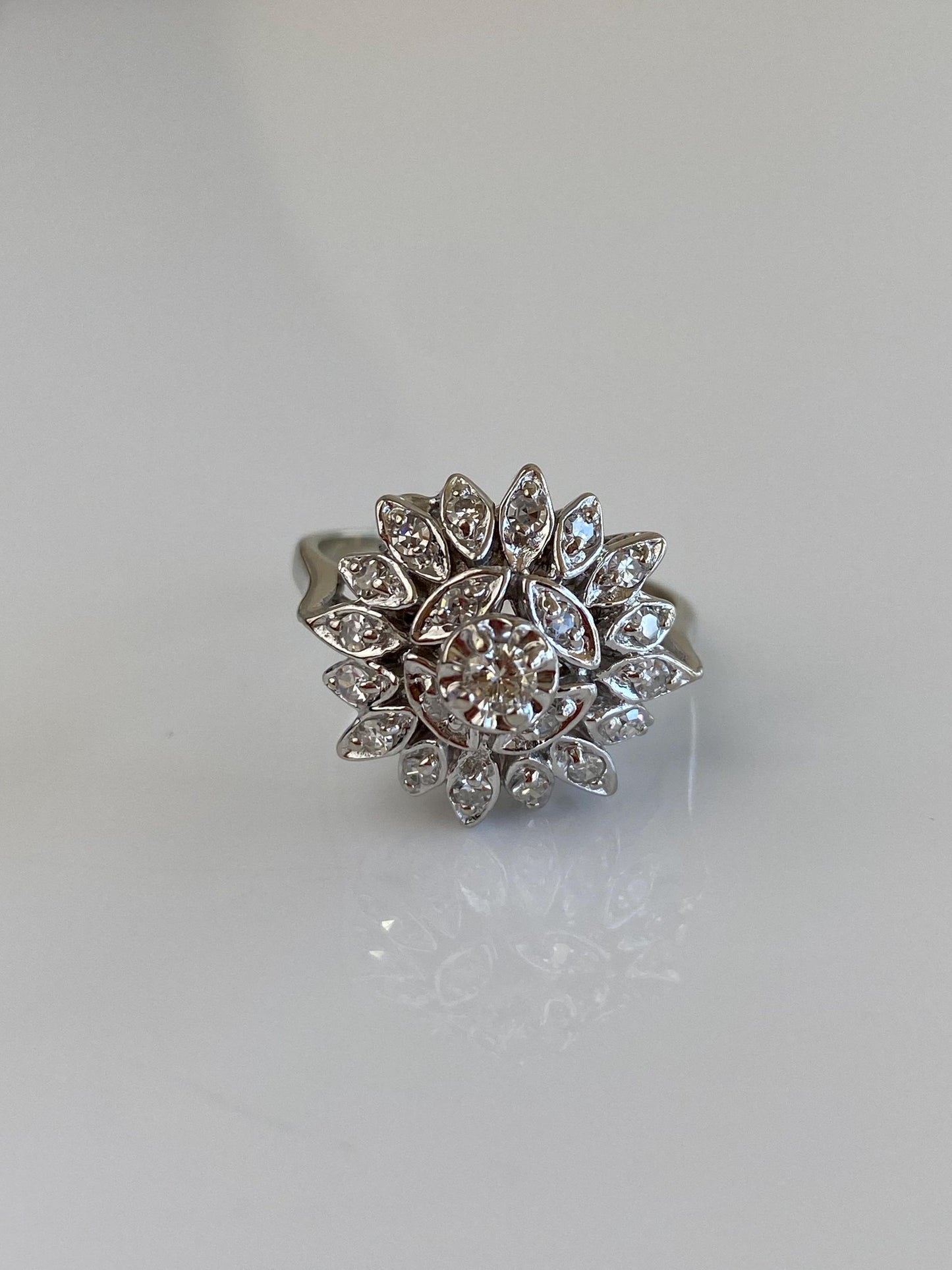 Vintage Solid 14k White Gold Diamonds Flower Ring - Size 8.5