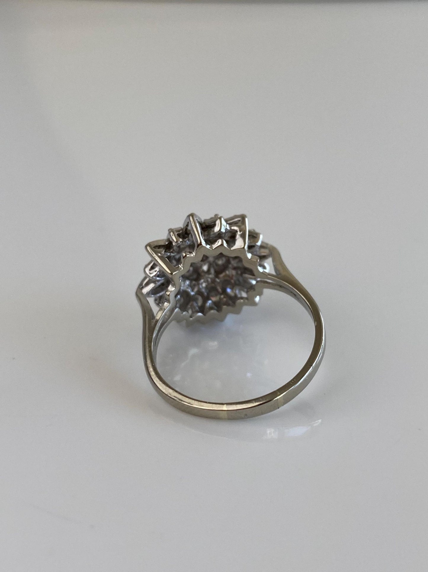 Vintage Solid 14k White Gold Diamonds Flower Ring - Size 8.5