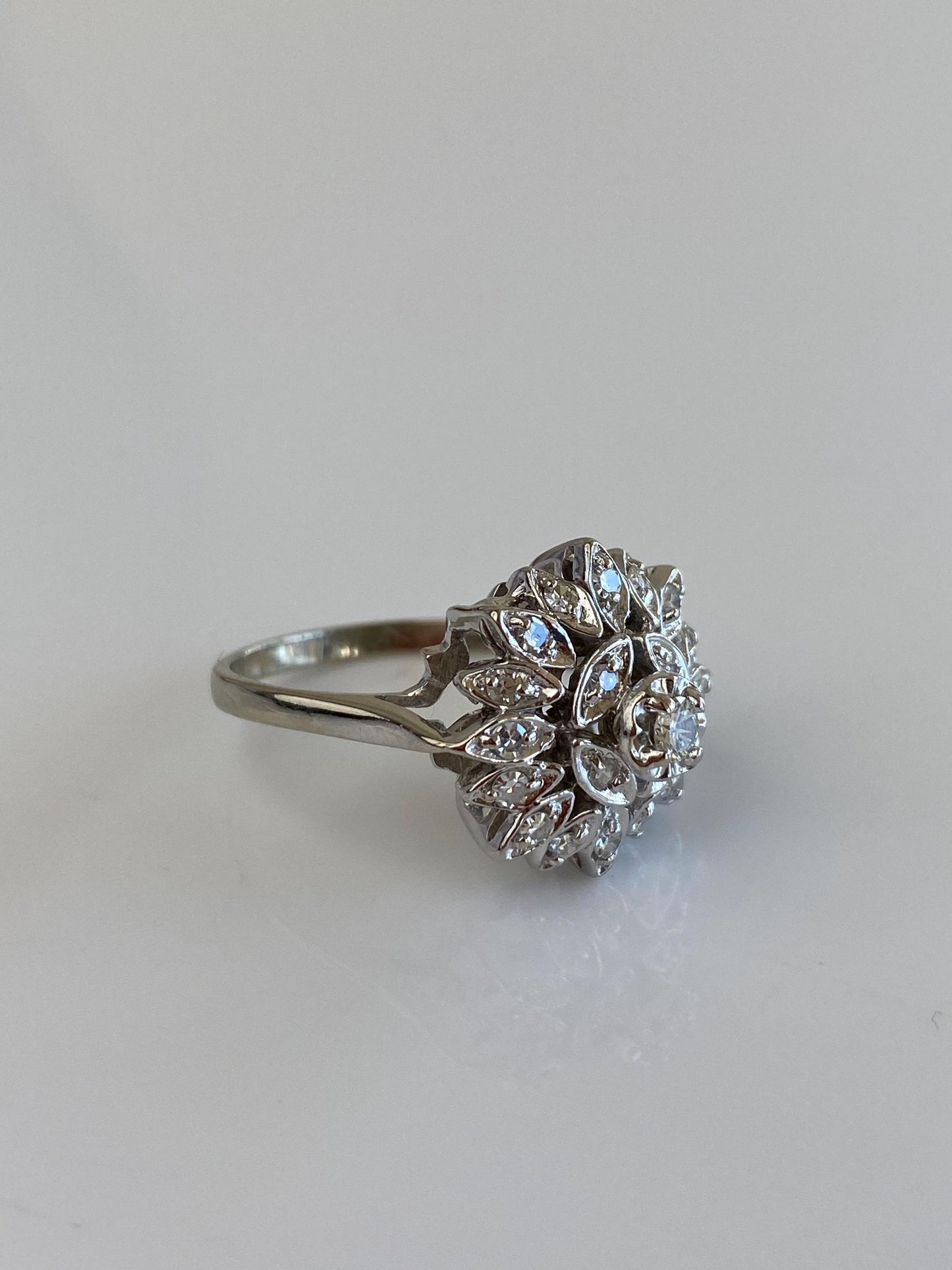 Vintage Solid 14k White Gold Diamonds Flower Ring - Size 8.5