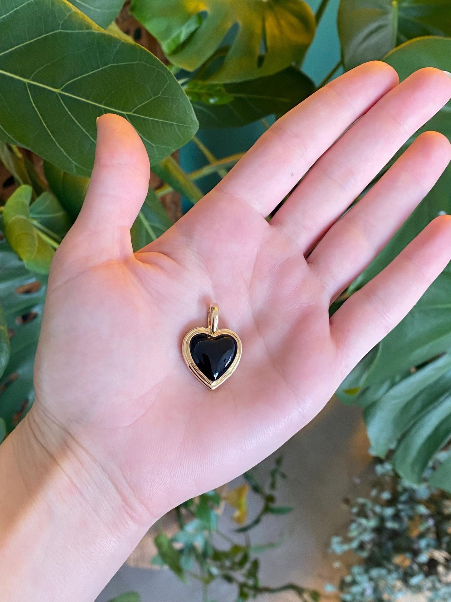 Vintage Solid 14k Yellow Gold Black Onyx Heart Charm