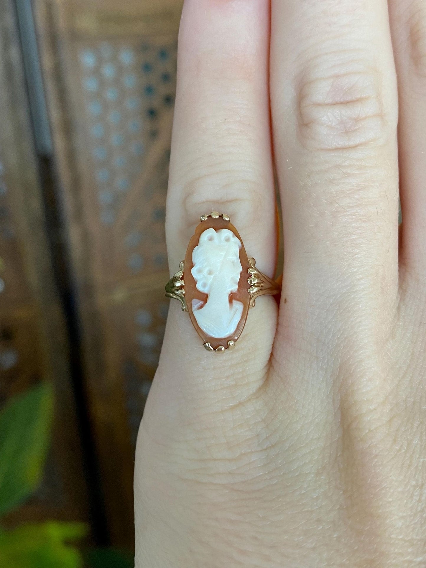 Vintage Solid 10k Yellow Gold Cameo Ring - Size 3