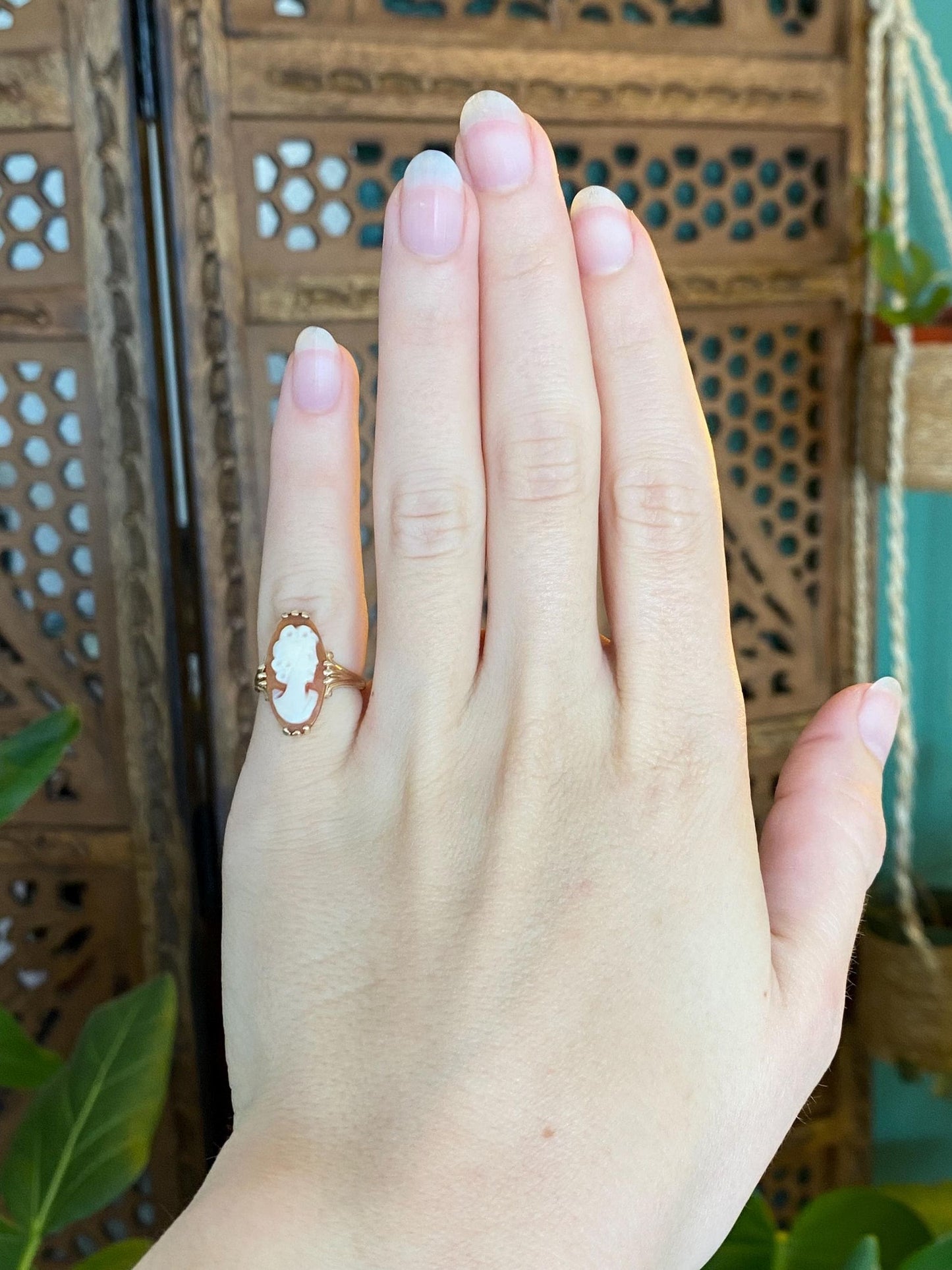 Vintage Solid 10k Yellow Gold Cameo Ring - Size 3