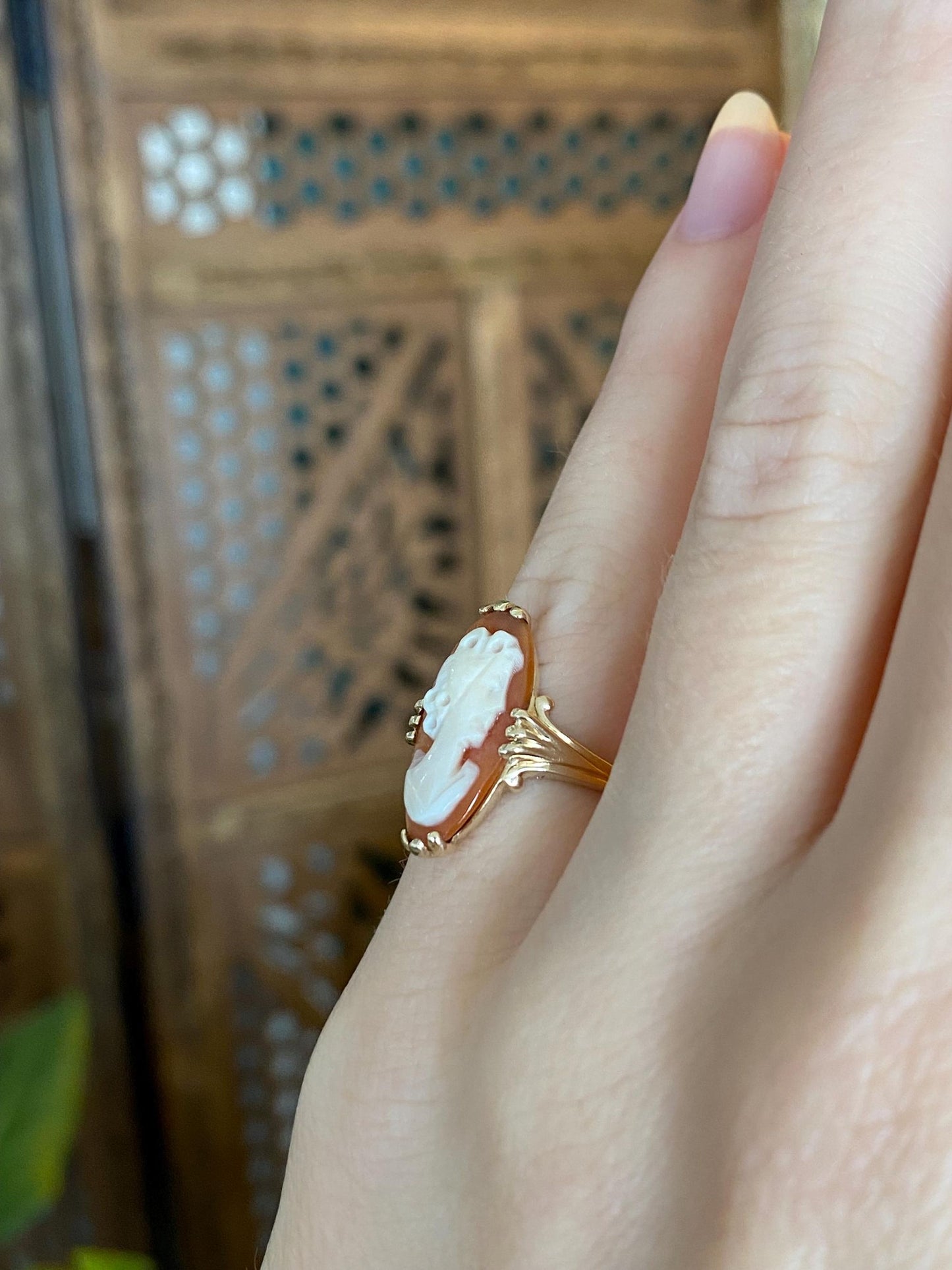 Vintage Solid 10k Yellow Gold Cameo Ring - Size 3