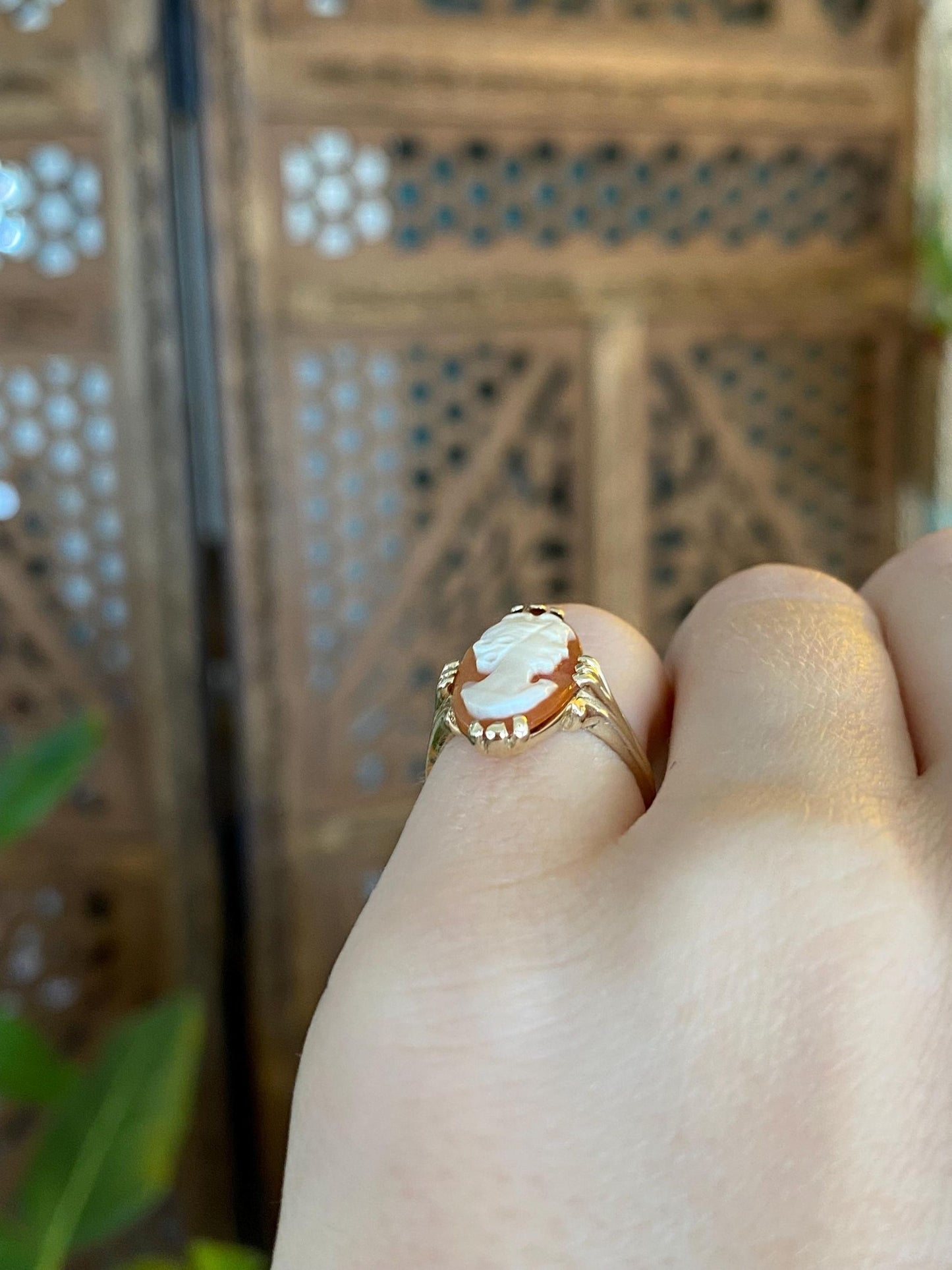Vintage Solid 10k Yellow Gold Cameo Ring - Size 3