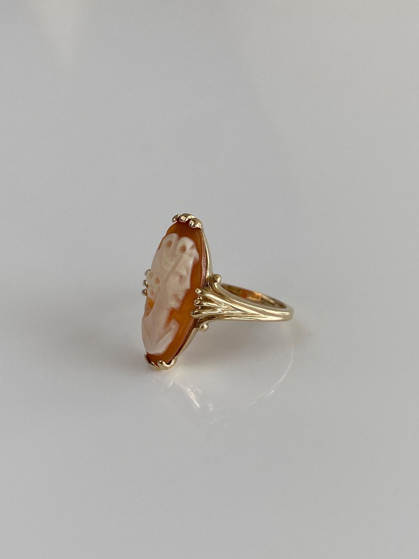 Vintage Solid 10k Yellow Gold Cameo Ring - Size 3