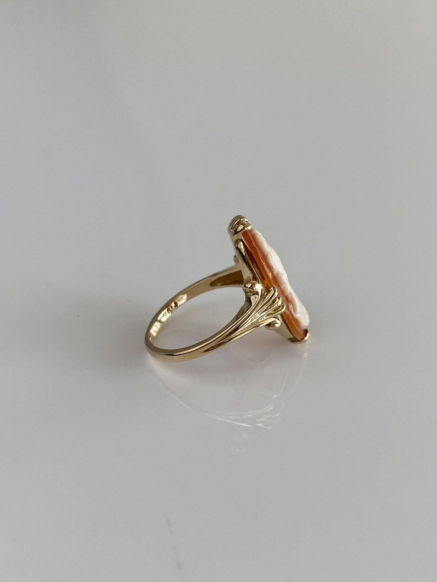 Vintage Solid 10k Yellow Gold Cameo Ring - Size 3