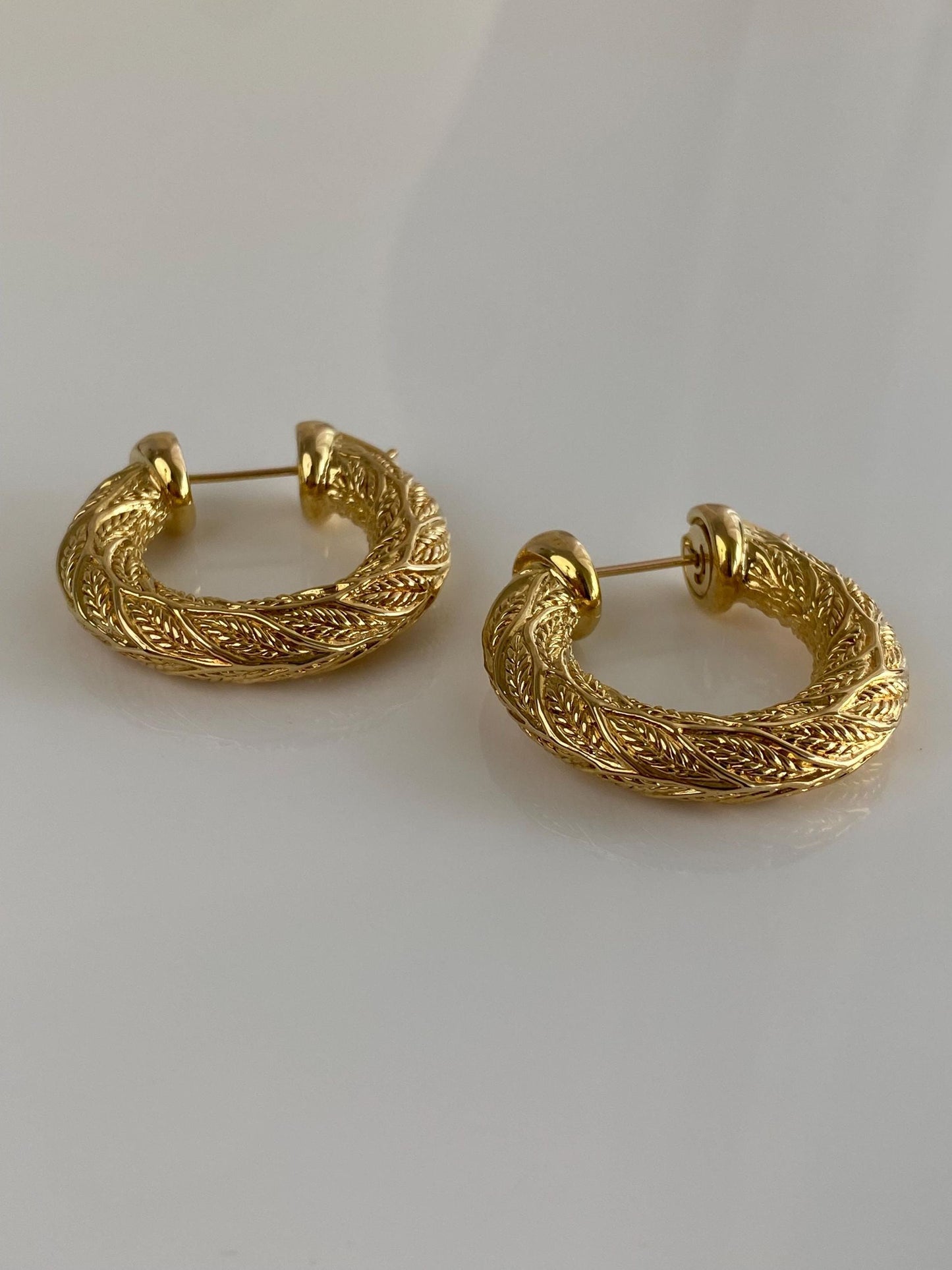 Vintage 18k Yellow Gold Chunky Designed Hoop Earrings