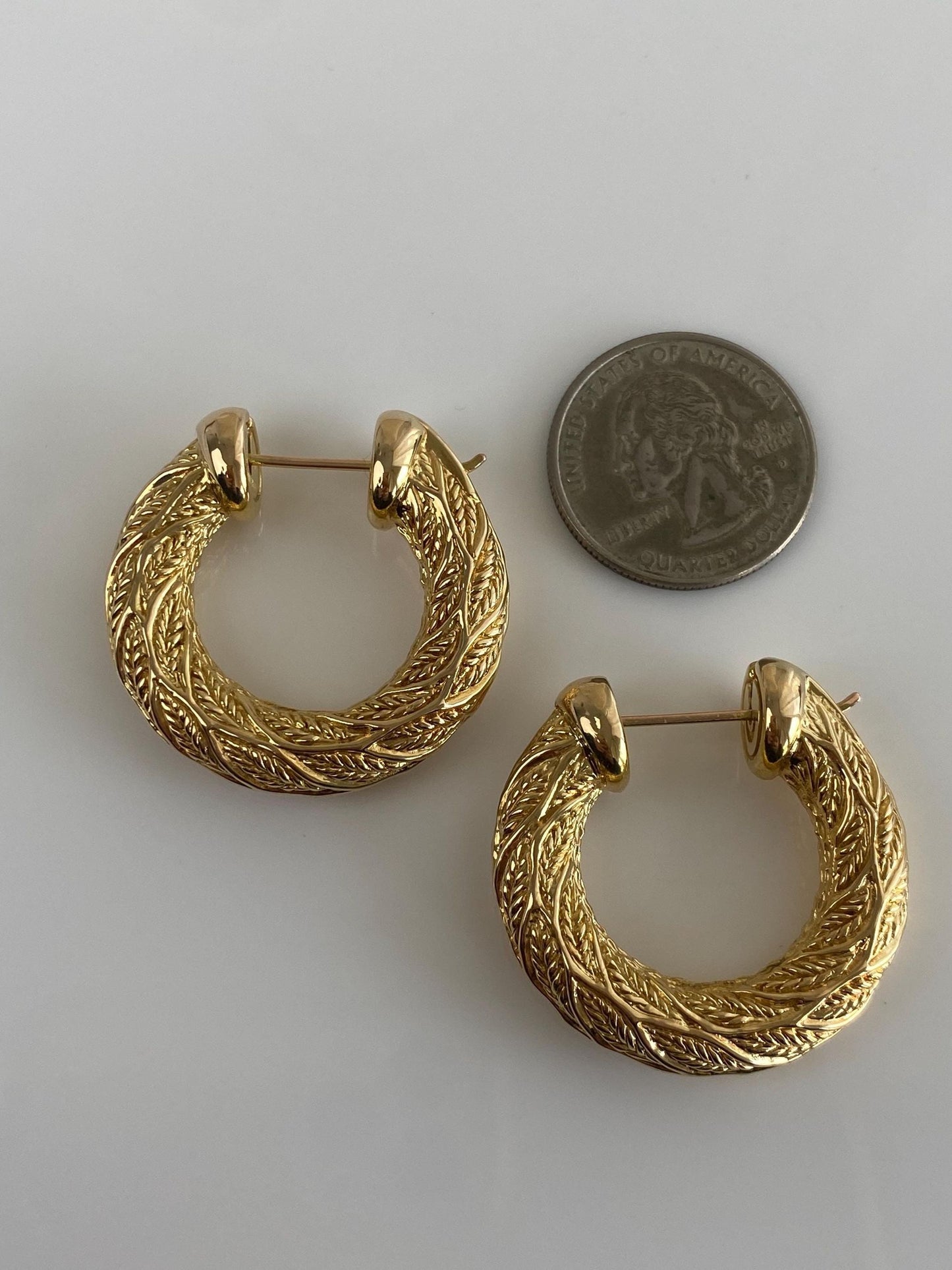 Vintage 18k Yellow Gold Chunky Designed Hoop Earrings