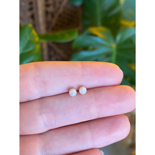 Vintage Solid 14k Yellow Gold Little Pearl Stud Earrings
