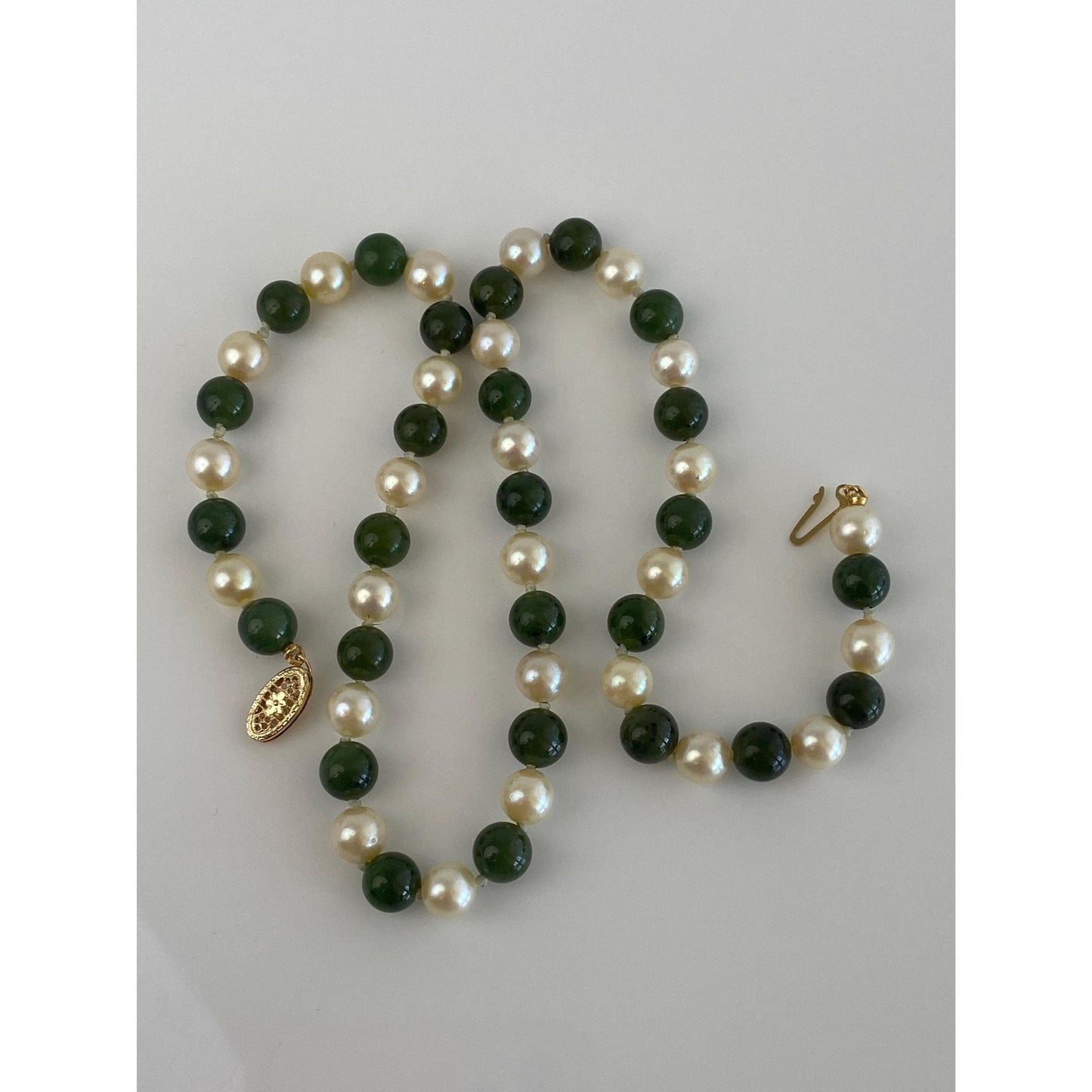 Vintage Solid 10k Yellow Gold Pearl Nephrite Beaded Necklace - 16.25 inches