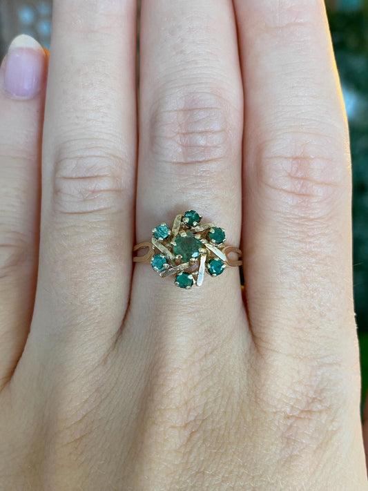 Vintage Solid 14k Yellow Gold Emerald Cluster Ring - Size 7.25