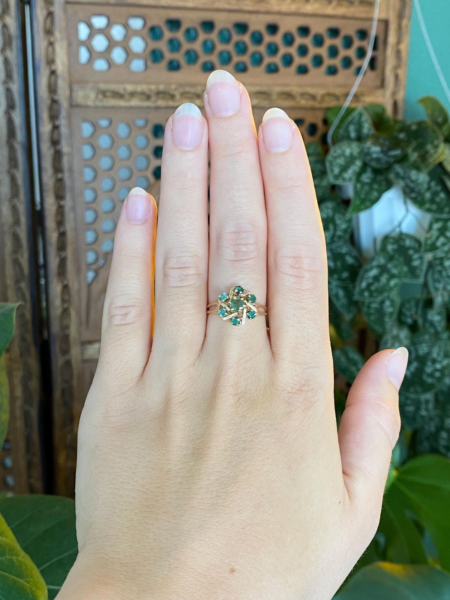 Vintage Solid 14k Yellow Gold Emerald Cluster Ring - Size 7.25
