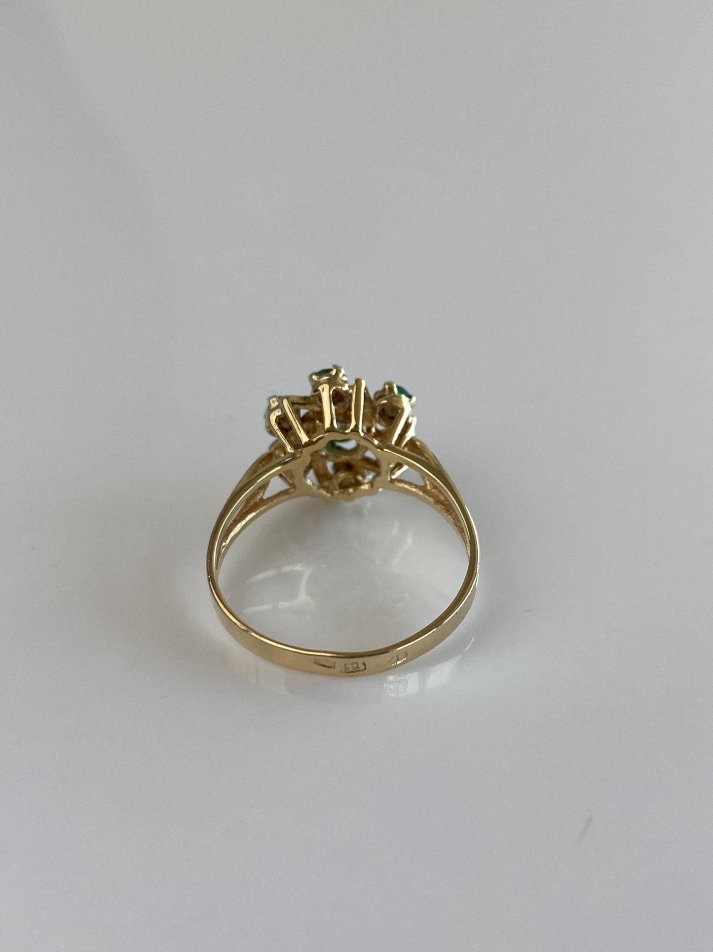 Vintage Solid 14k Yellow Gold Emerald Cluster Ring - Size 7.25