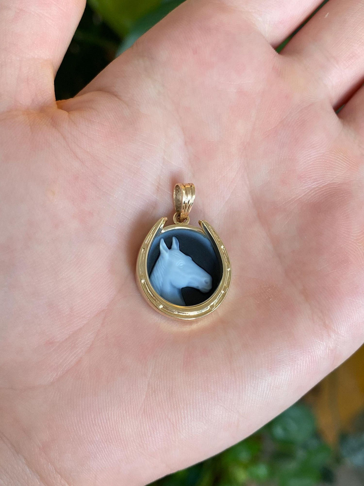 Vintage Solid 14k Yellow Gold Horse Cameo Horseshoe Charm