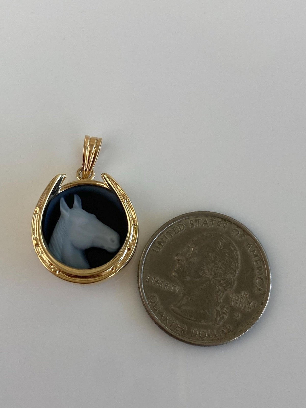 Vintage Solid 14k Yellow Gold Horse Cameo Horseshoe Charm