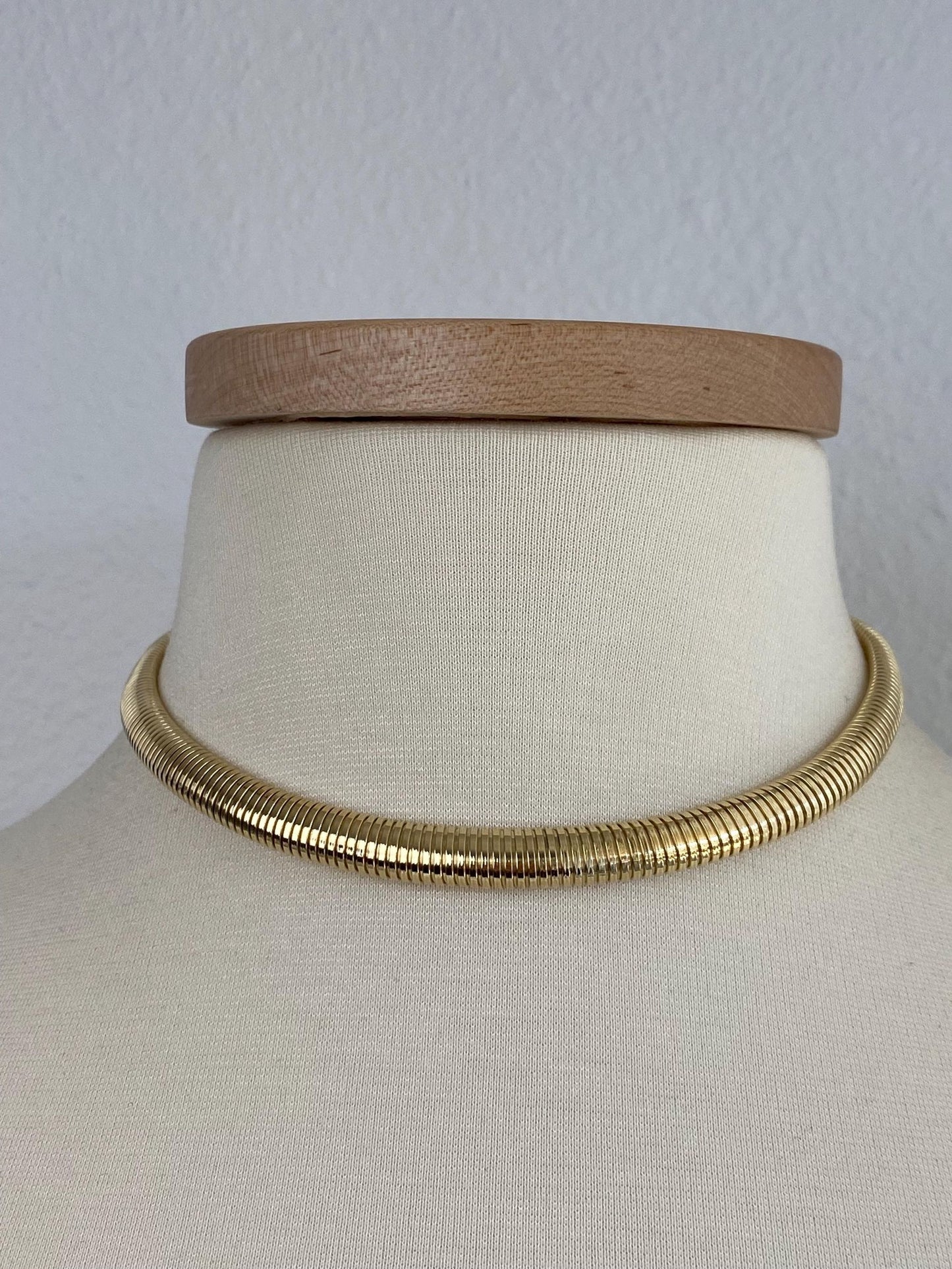 Vintage Solid 14k Yellow Gold Stretchy Graduated Omega Chain Necklace - 16 inches