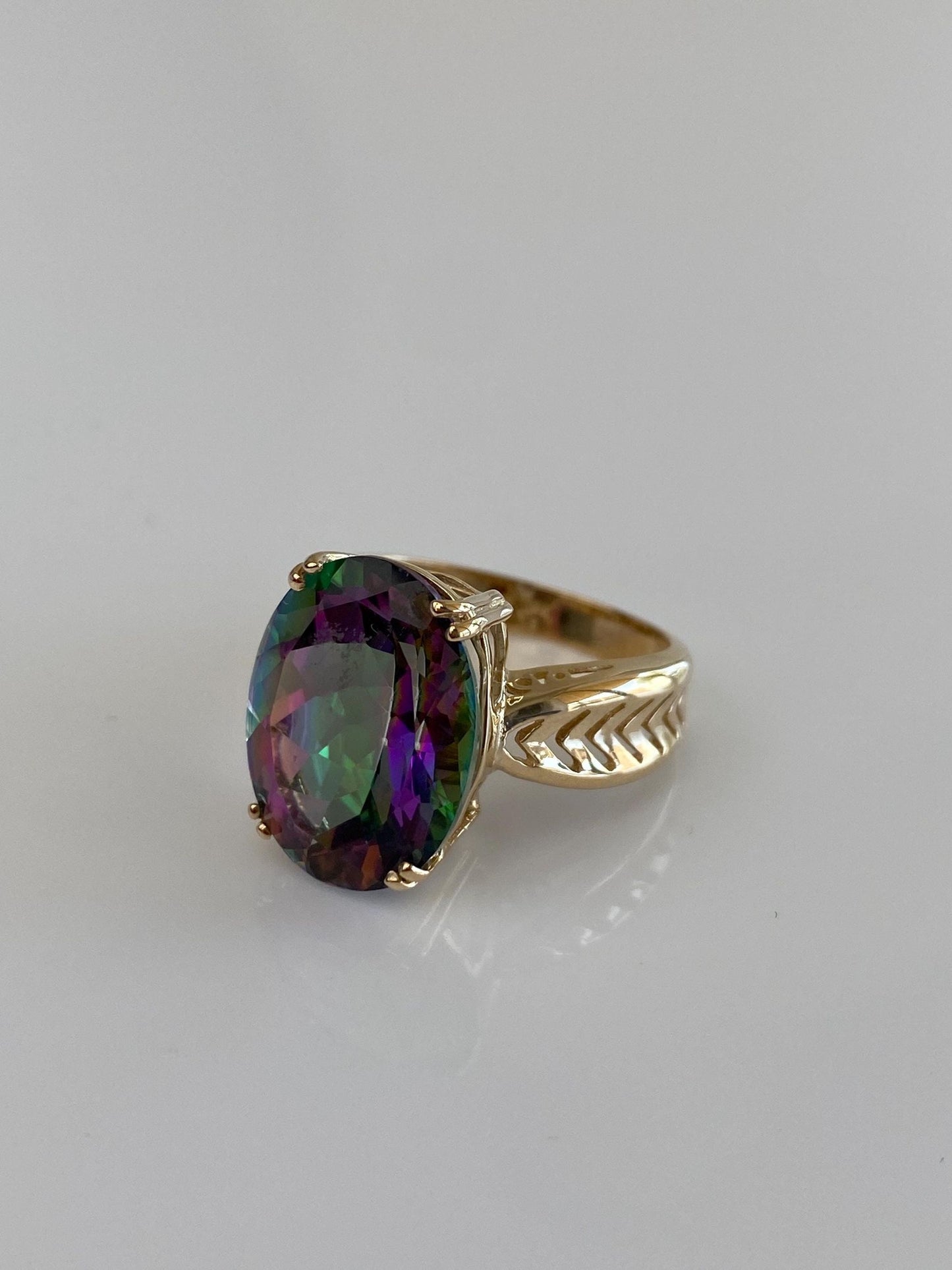 Vintage Solid 14k Yellow Gold Mystic Topaz Ring - Size 6