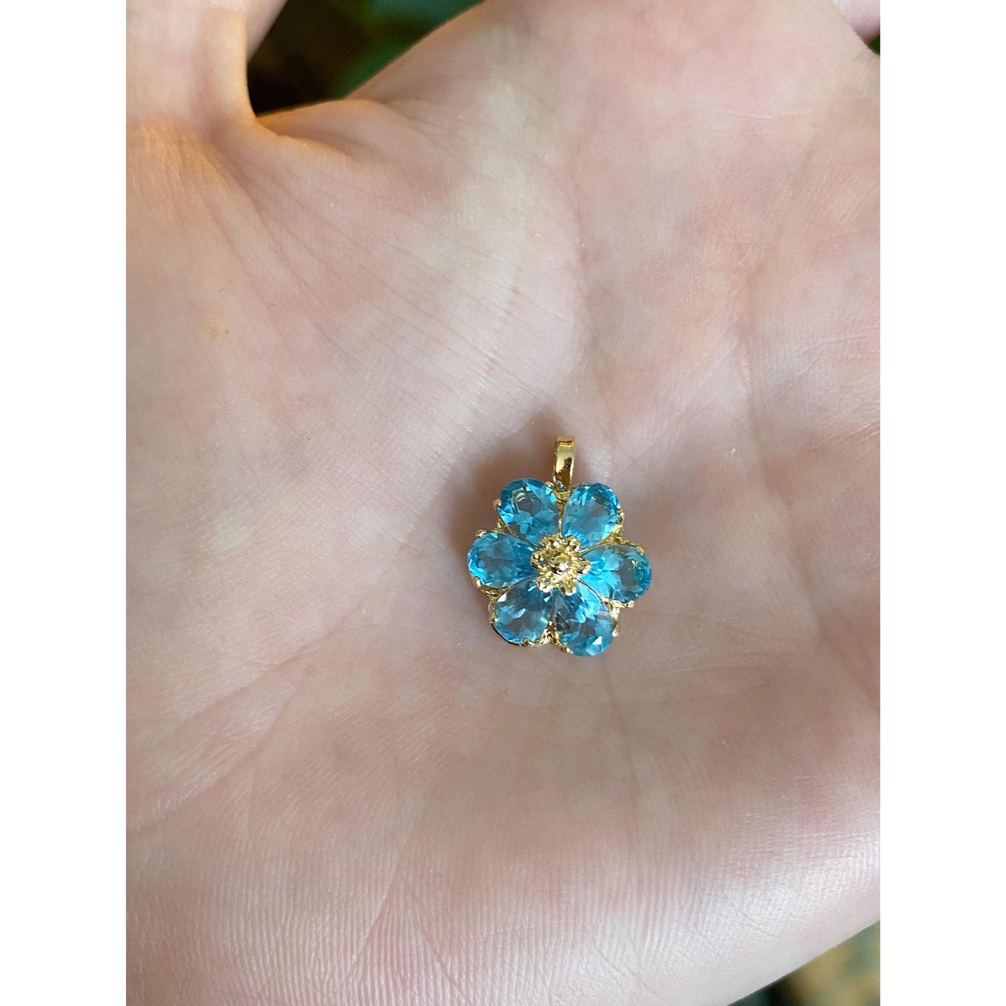 Vintage Solid 14k Yellow Gold Topaz Flower Charm