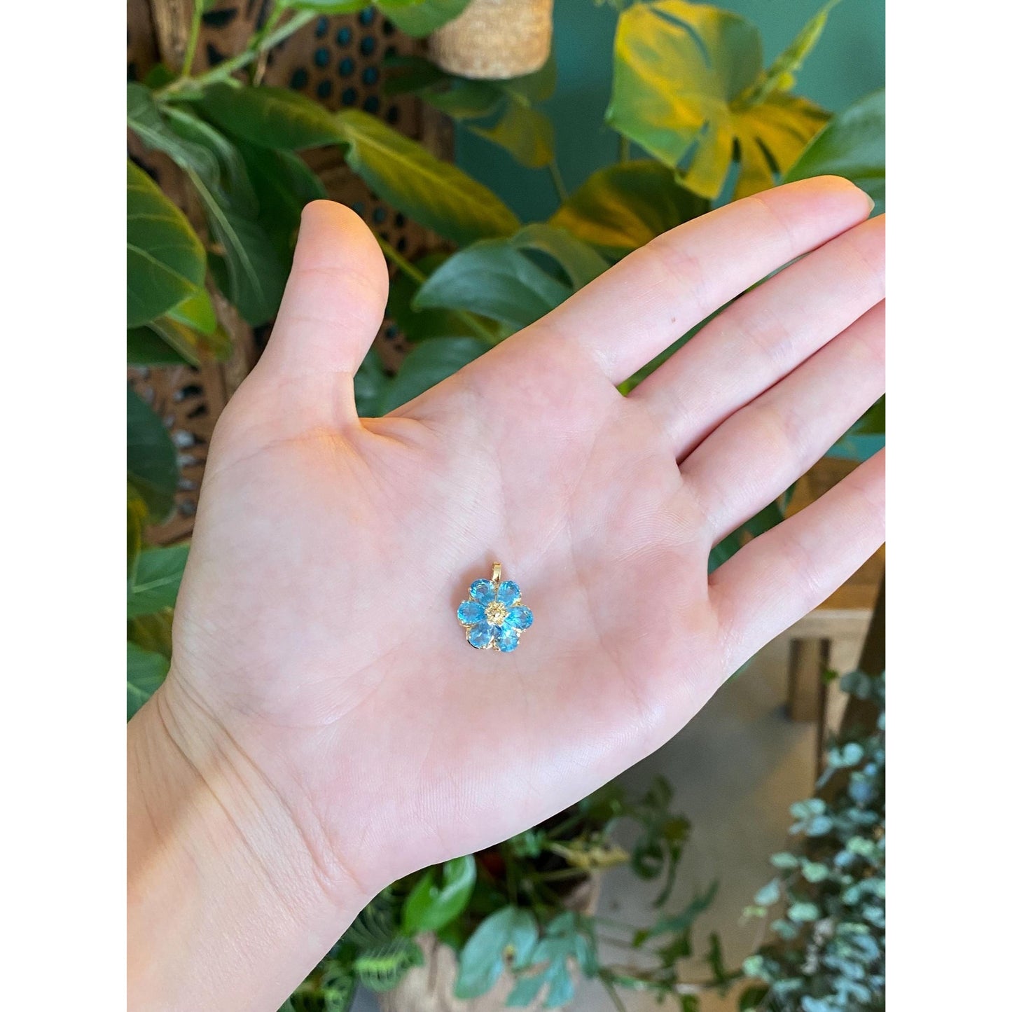 Vintage Solid 14k Yellow Gold Topaz Flower Charm