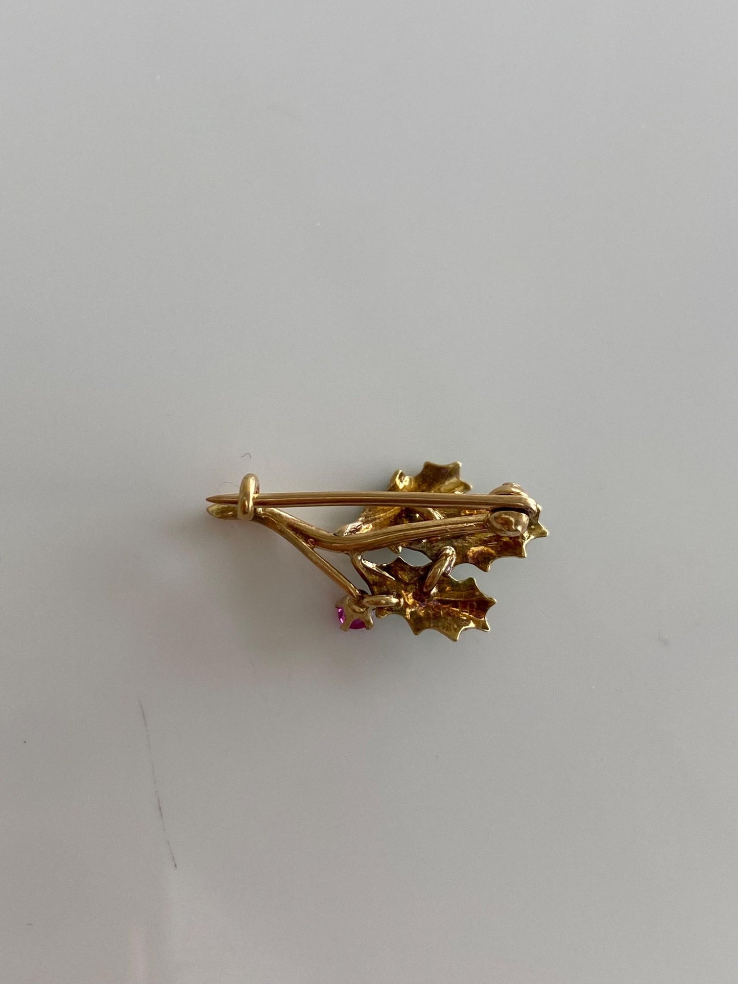 Vintage Solid 14k Yellow Gold Enamel Pink Spinel Mistletoe Pin