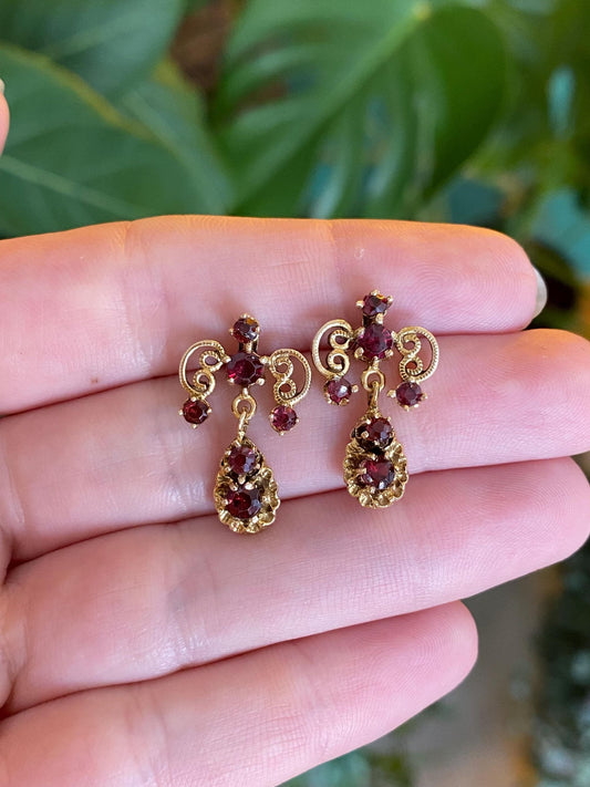 Vintage Solid 14k Yellow Gold Garnet Dangle Stud Earrings