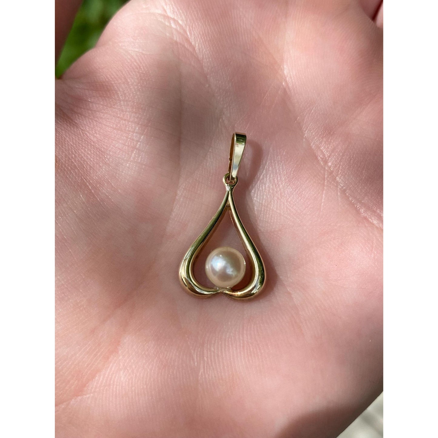 Vintage Solid 14k Yellow Gold Pearl Charm