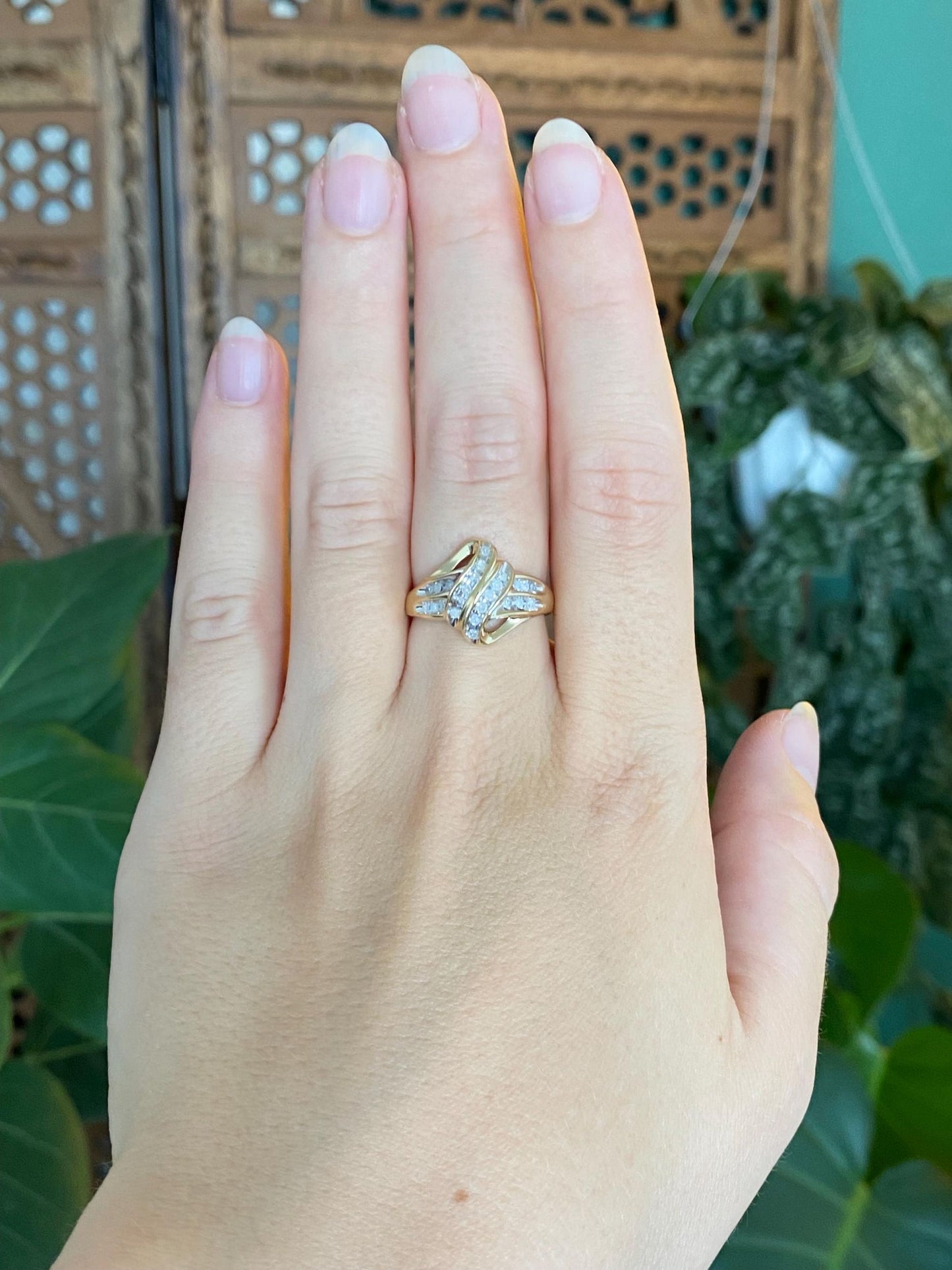 Vintage Solid 10k White & Yellow Gold Diamond Twist Ring - Size 6.75