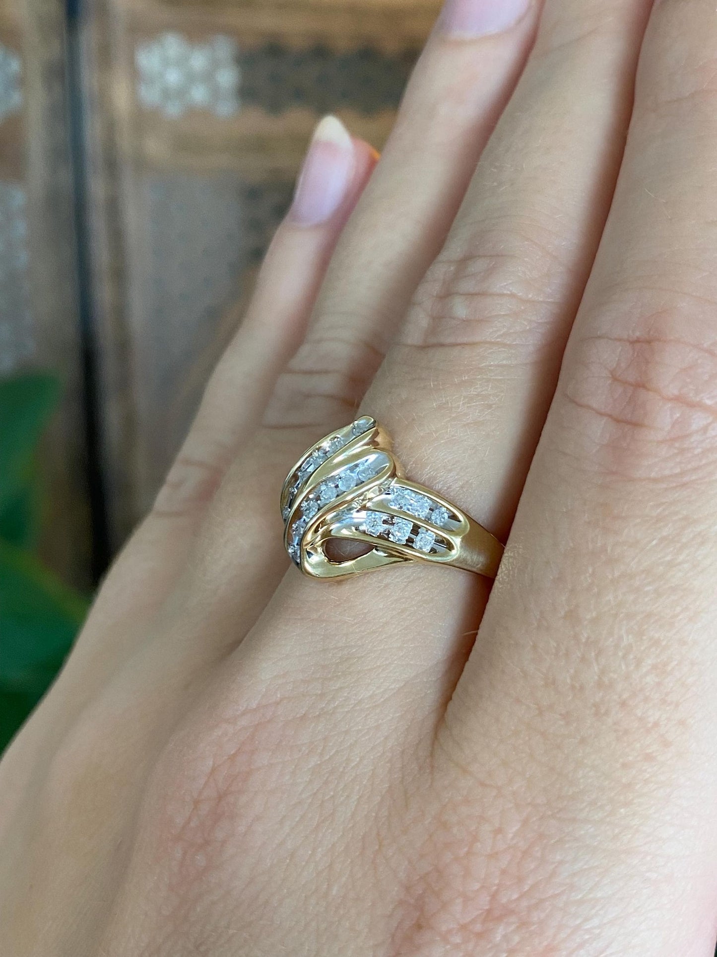 Vintage Solid 10k White & Yellow Gold Diamond Twist Ring - Size 6.75