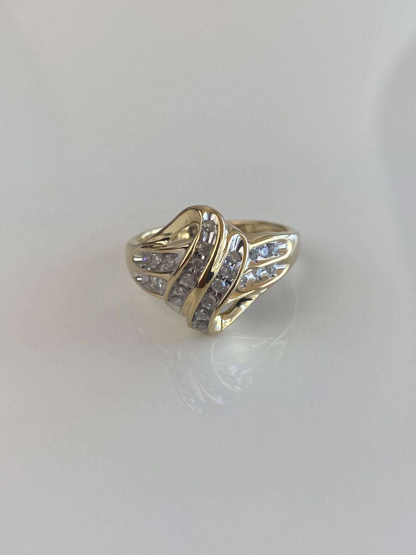 Vintage Solid 10k White & Yellow Gold Diamond Twist Ring - Size 6.75
