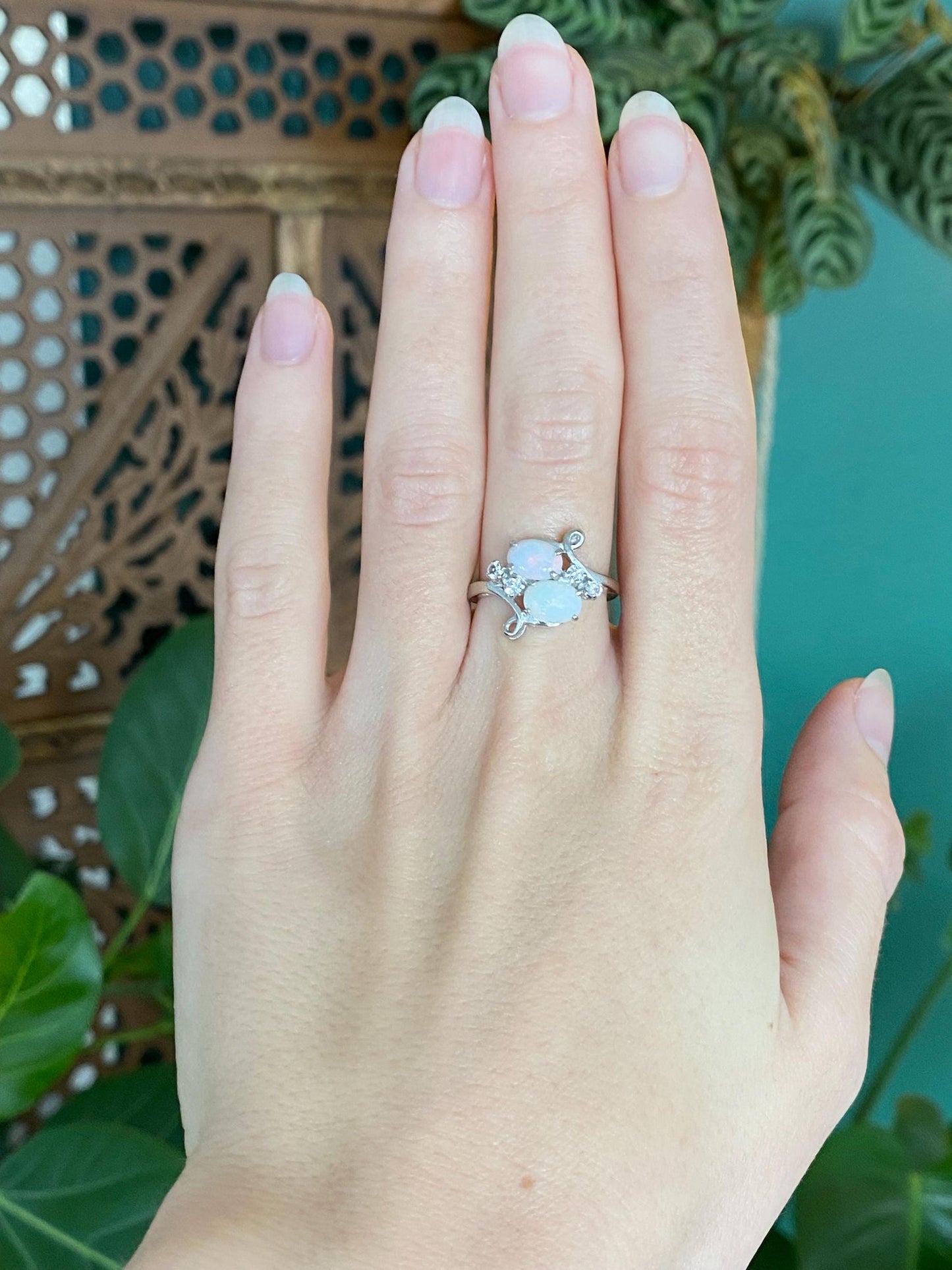 Vintage Solid 10k White Gold Clear Quartz Opal Ring - Size 6