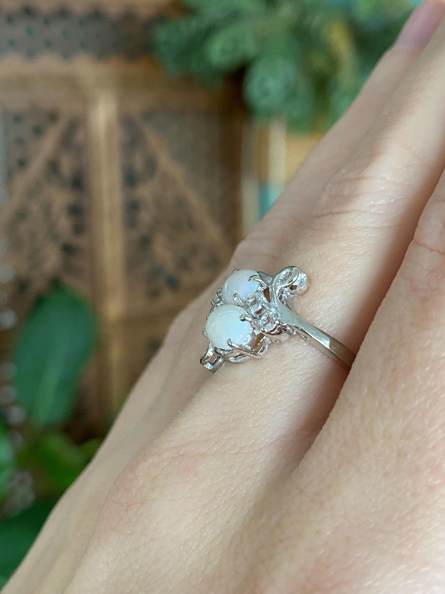 Vintage Solid 10k White Gold Clear Quartz Opal Ring - Size 6