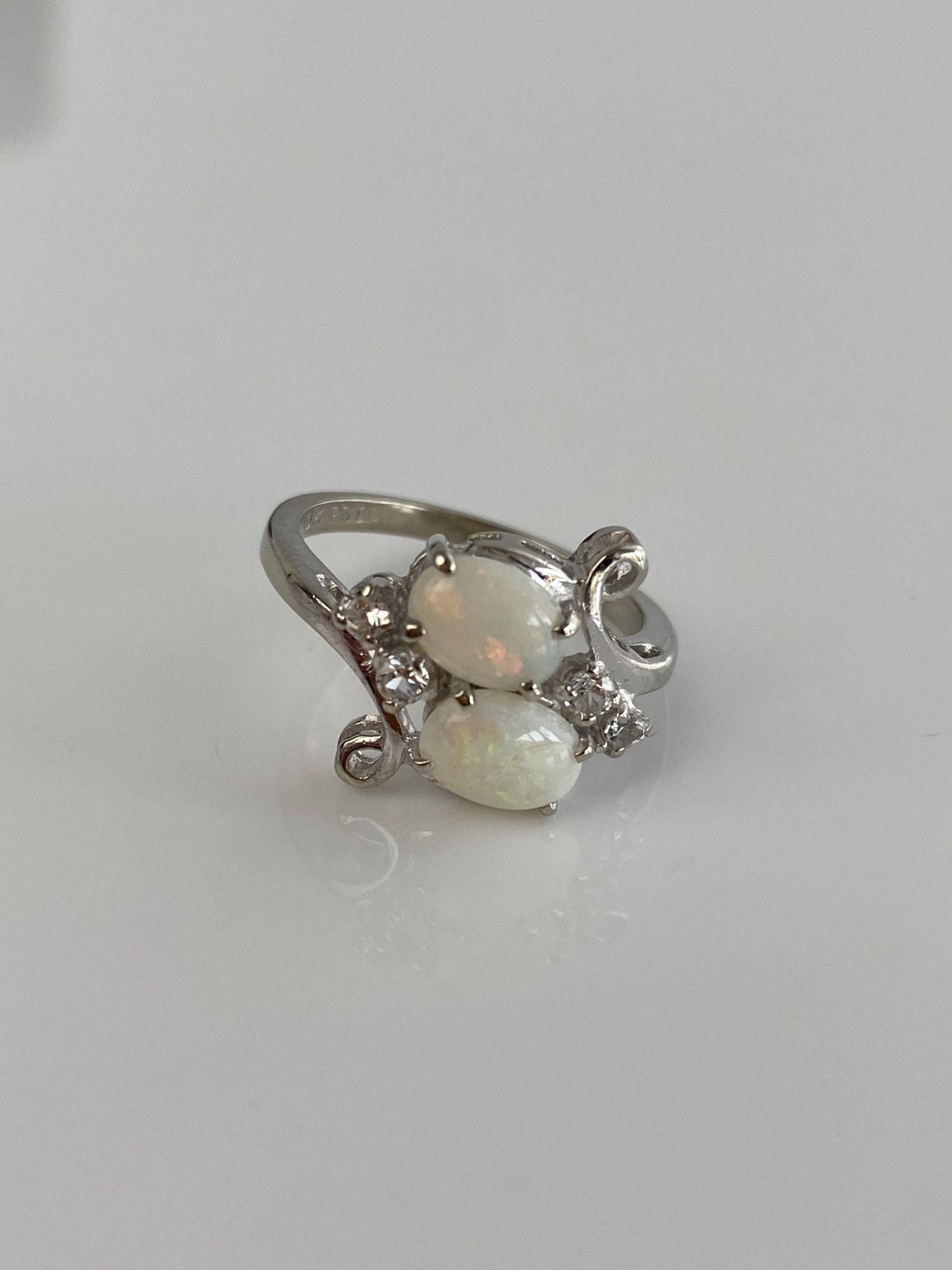 Vintage Solid 10k White Gold Clear Quartz Opal Ring - Size 6