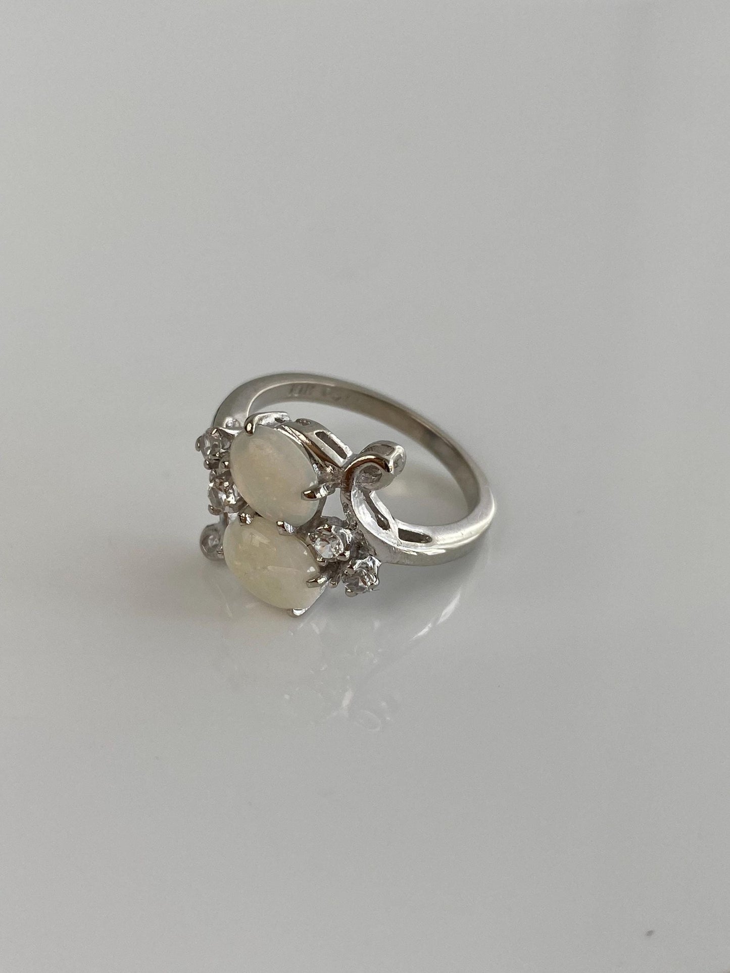Vintage Solid 10k White Gold Clear Quartz Opal Ring - Size 6