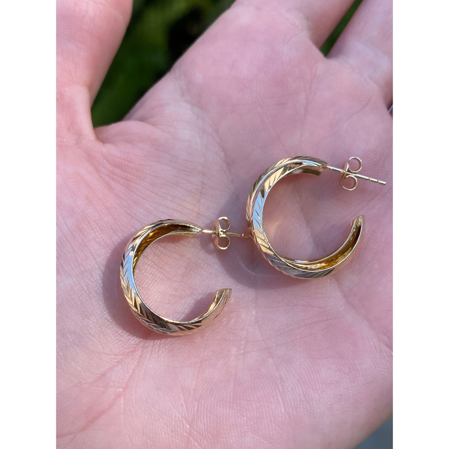 Vintage Solid 14k Yellow Gold Layered Diamond Cut Hoop Earrings