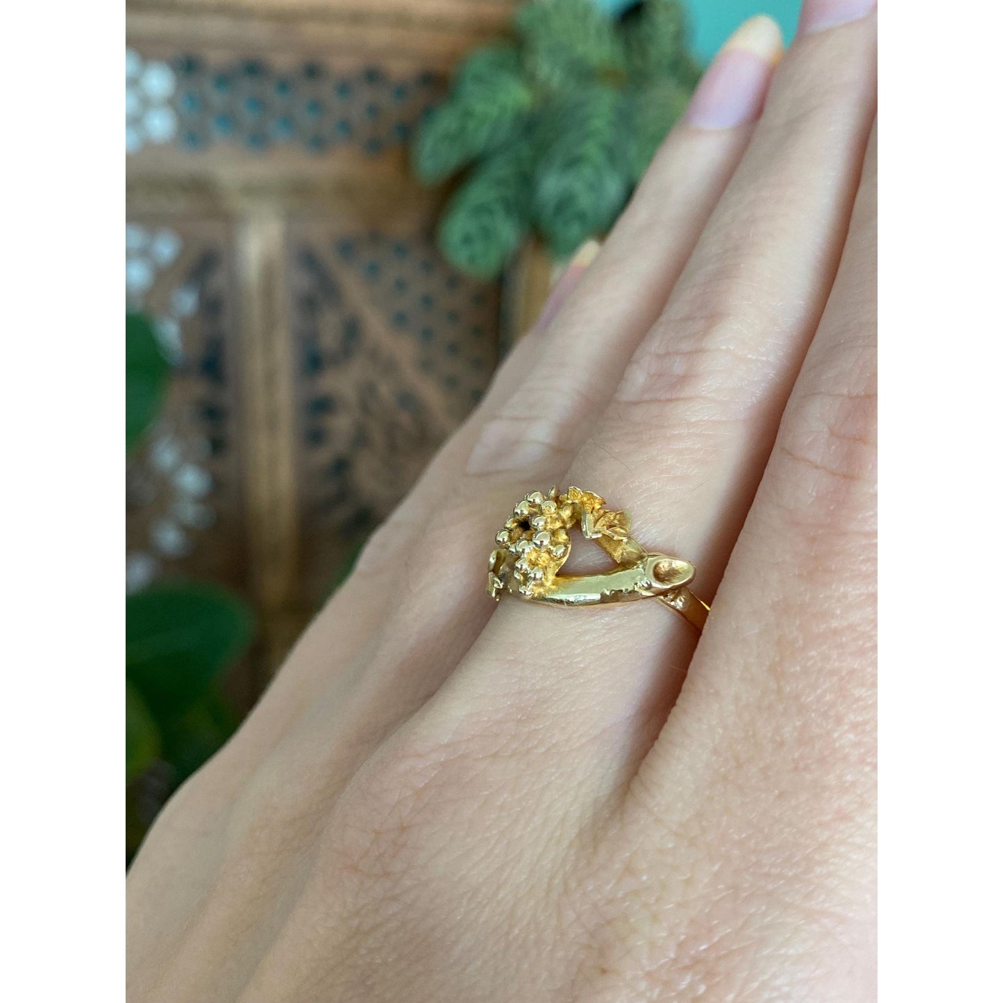 Solid 14k Yellow Gold Grapevine Ring - Size 6.75