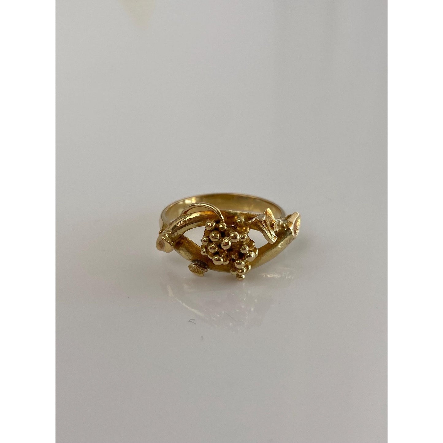 Solid 14k Yellow Gold Grapevine Ring - Size 6.75