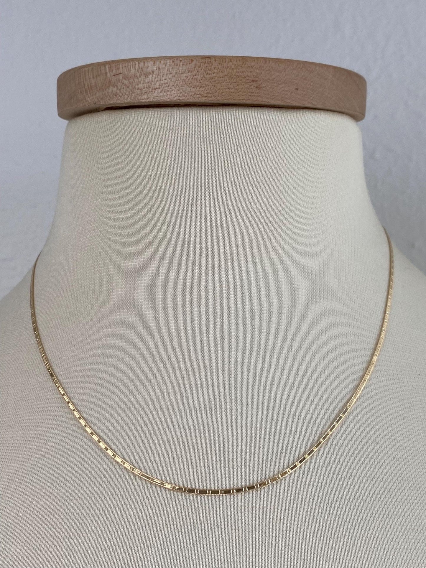 Vintage Solid 14k Yellow Gold Pattern Flat Chain Necklace - 18 inches