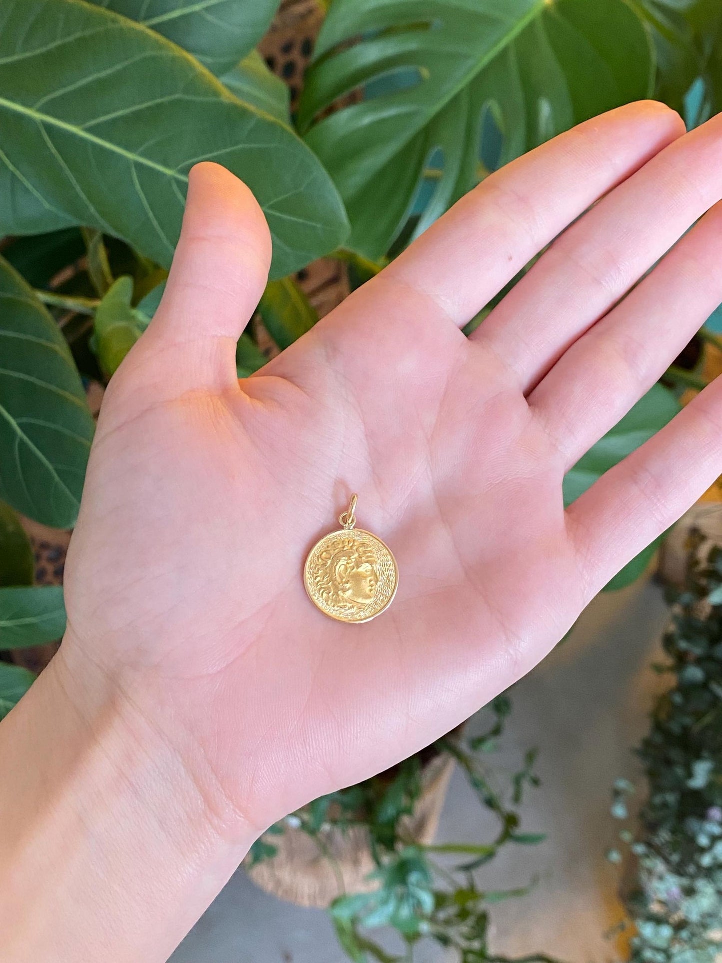 Vintage Solid 18k Yellow Gold Roman Charm