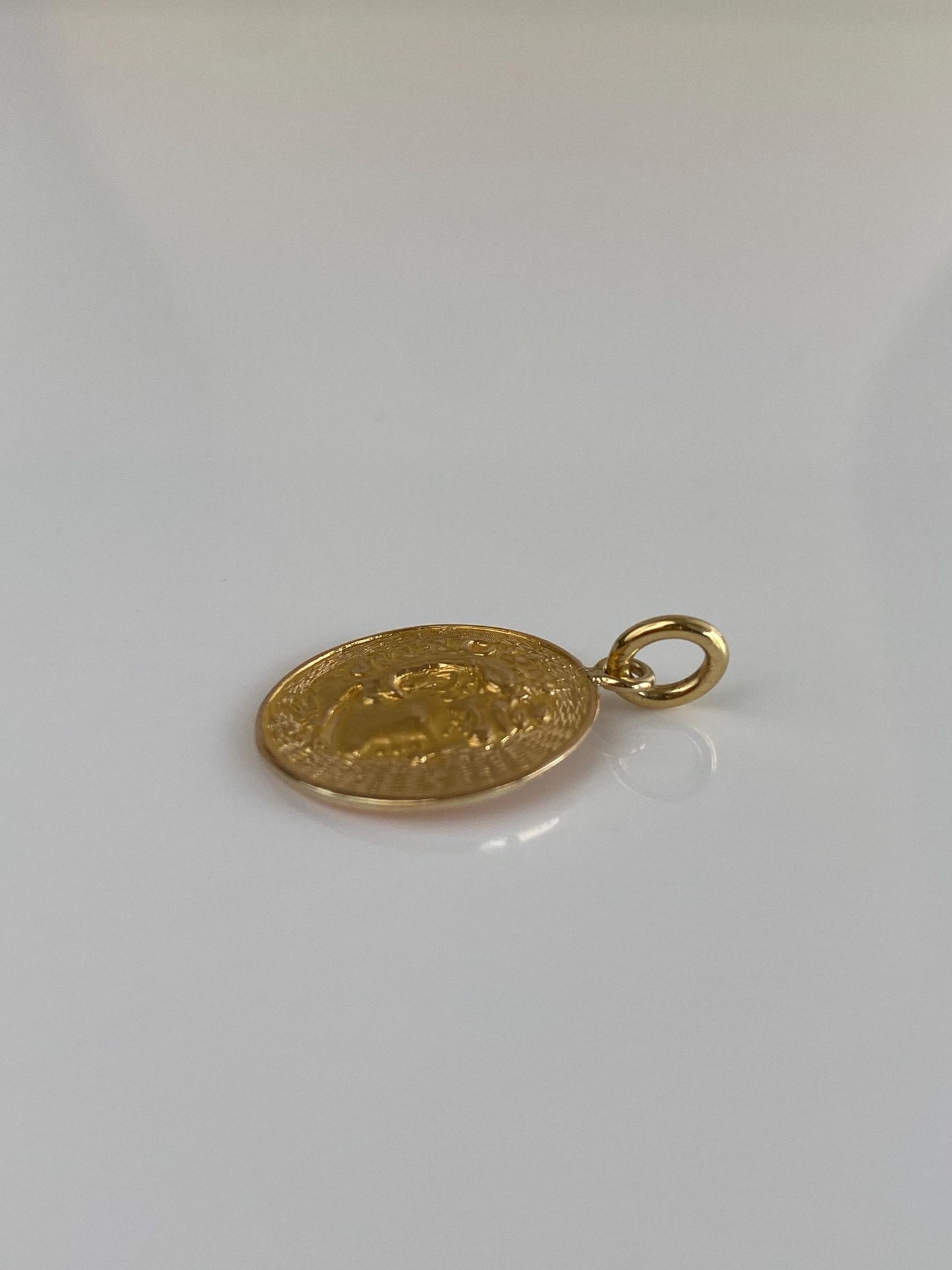 Vintage Solid 18k Yellow Gold Roman Charm