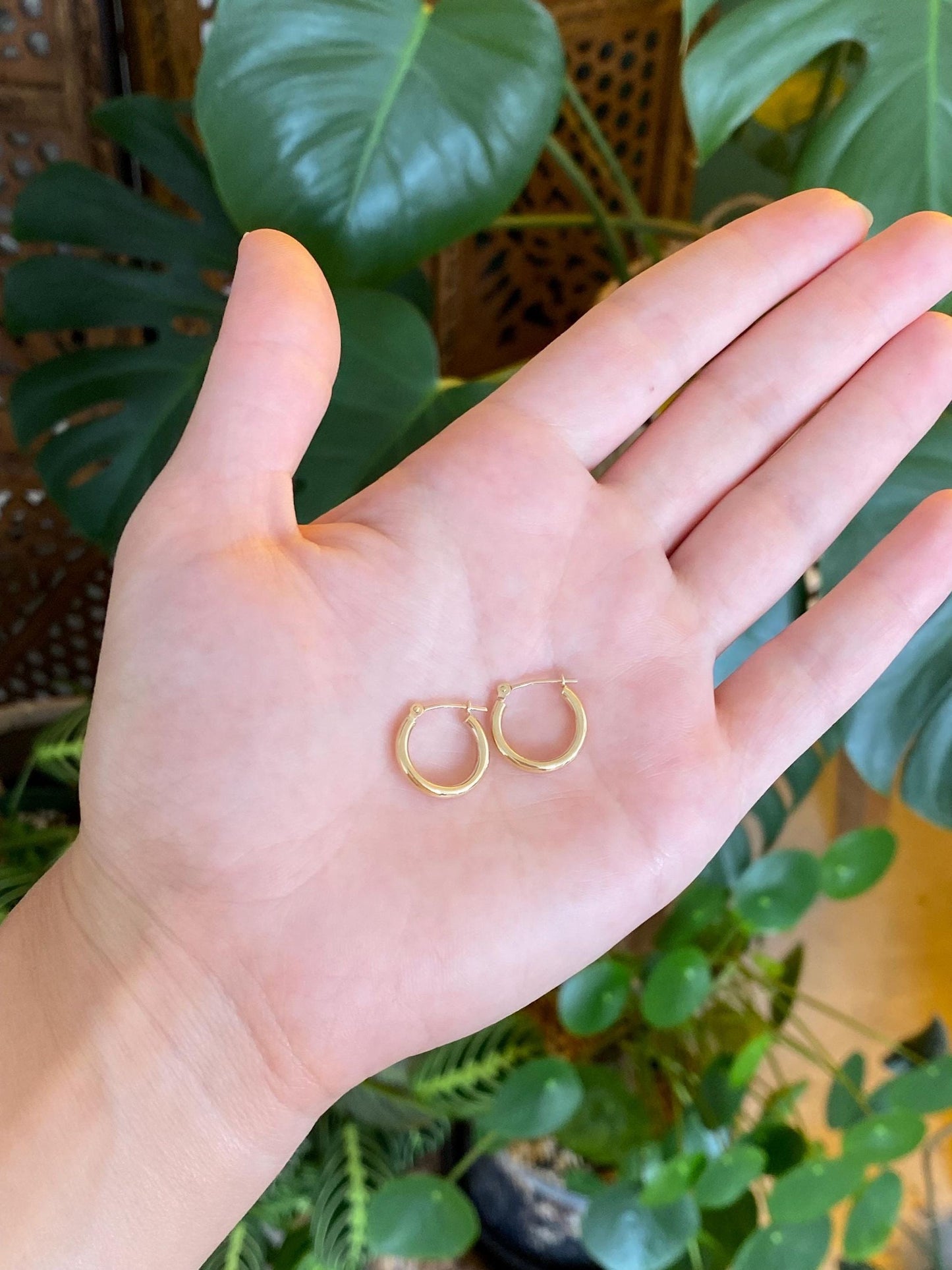 Vintage 10k Yellow Gold Little Hoop Earrings