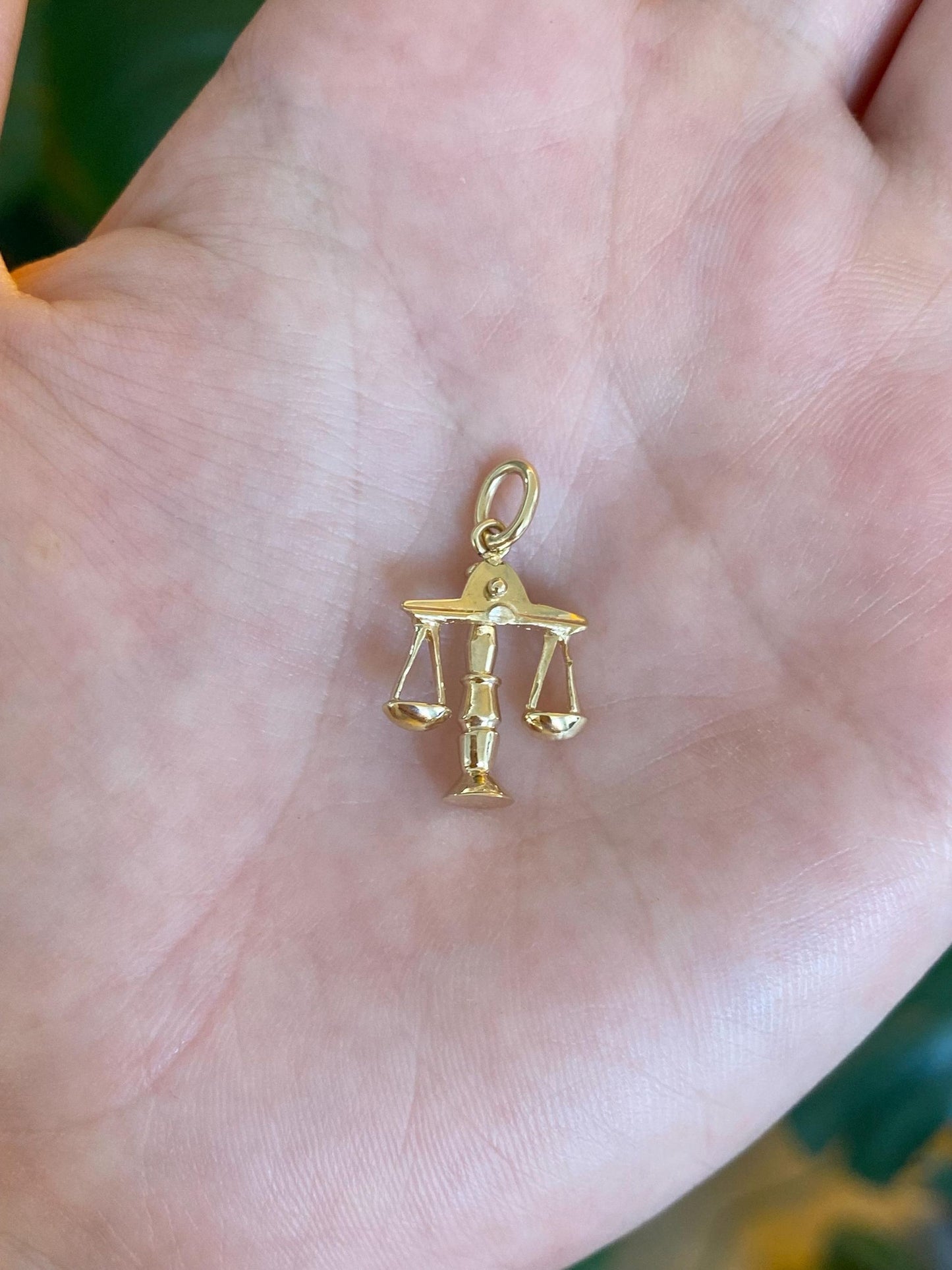 Vintage Solid 14k Yellow Gold Articulated Libra Scales Charm