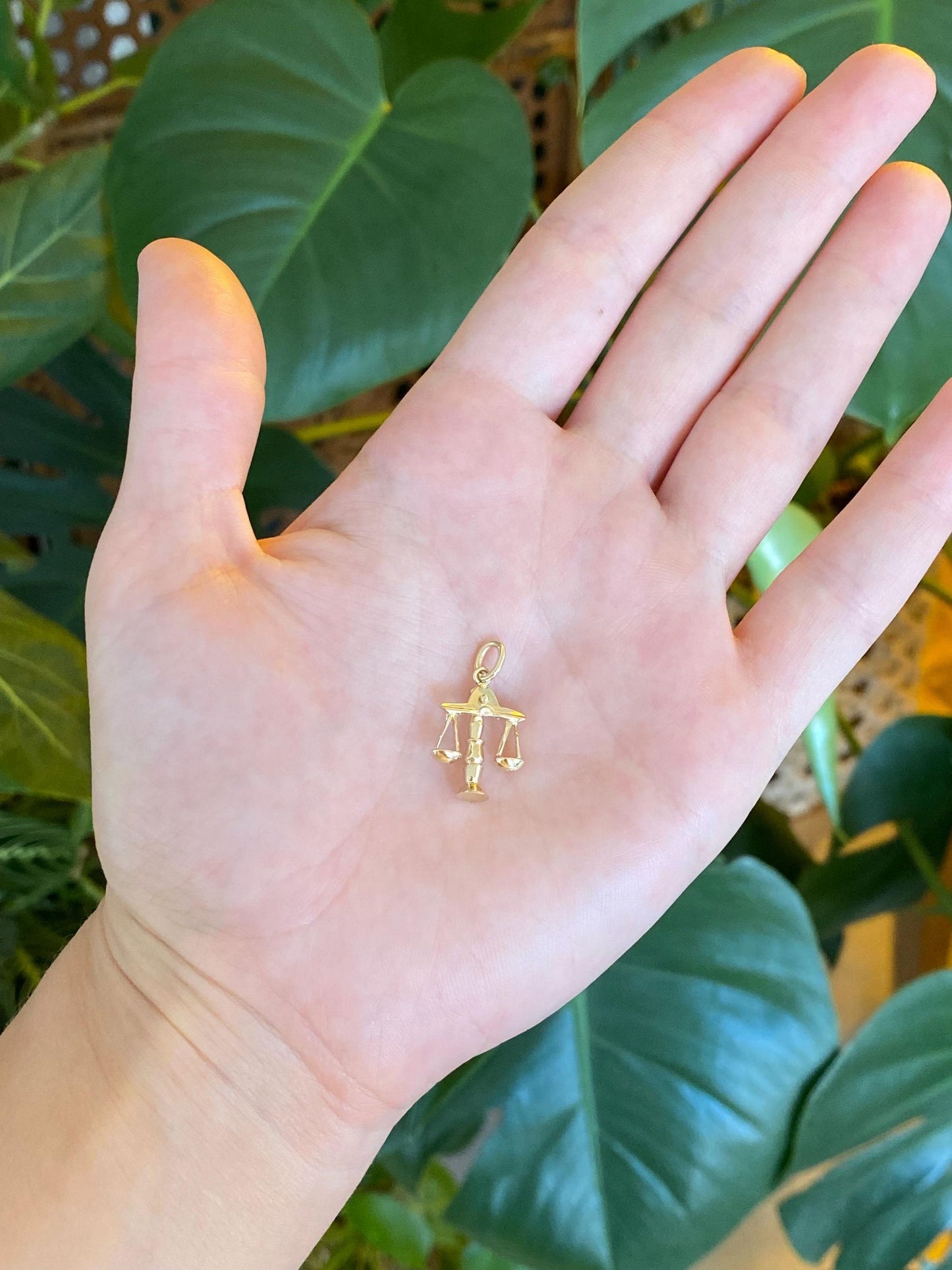 Vintage Solid 14k Yellow Gold Articulated Libra Scales Charm