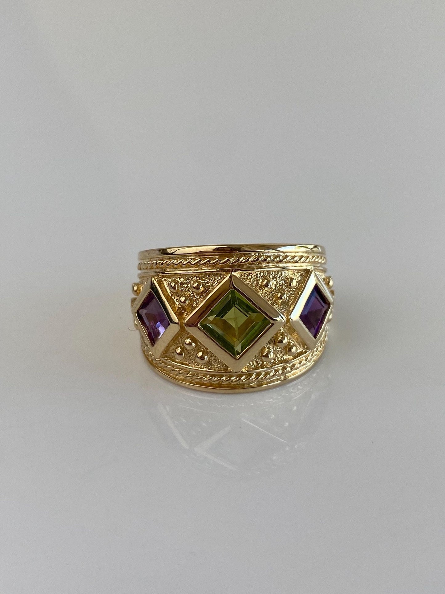 Vintage Solid 14k Yellow Gold Peridot Amethyst Designed Tapered Wide Ring Band - Size 6.75