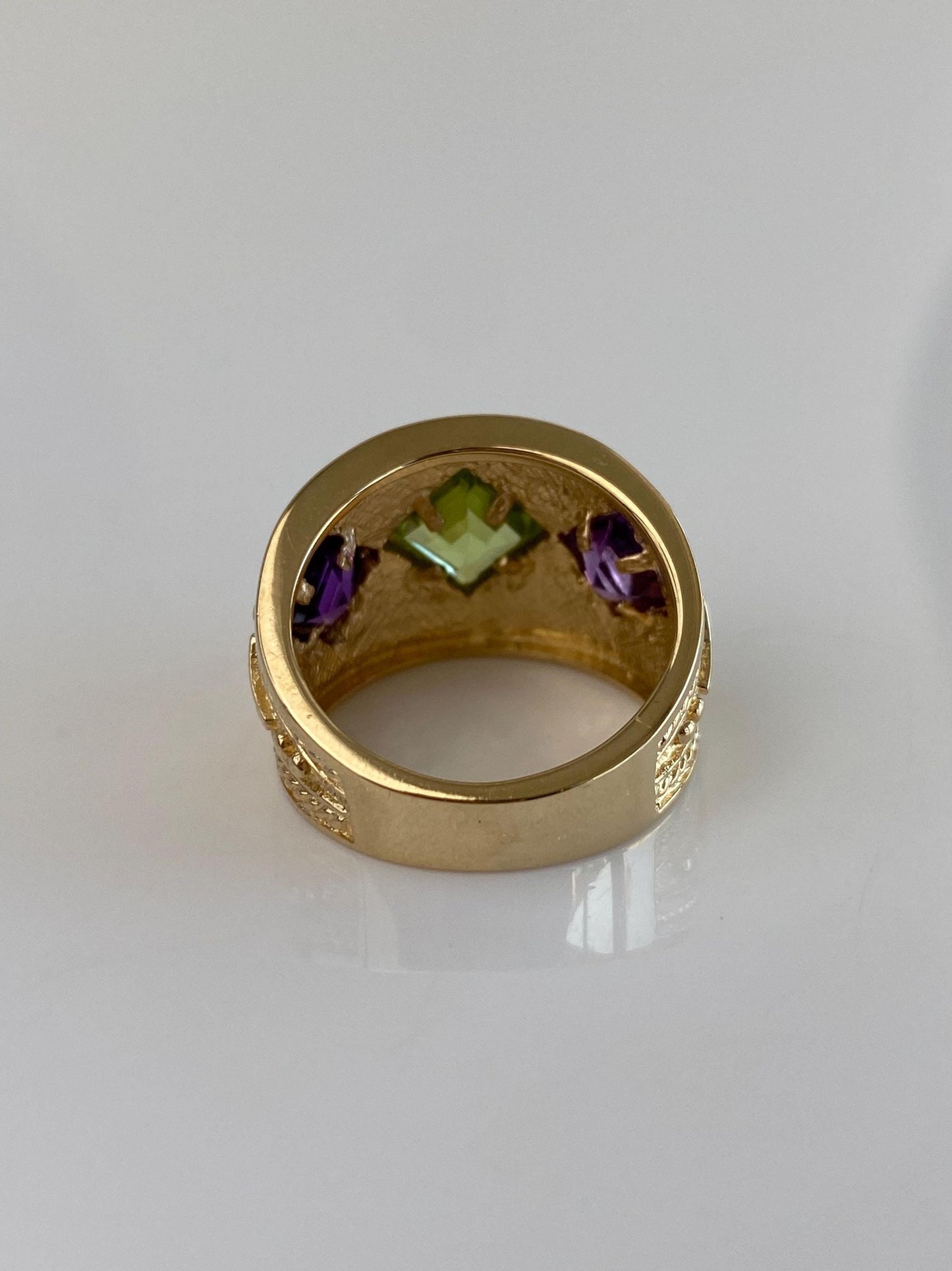 Vintage Solid 14k Yellow Gold Peridot Amethyst Designed Tapered Wide Ring Band - Size 6.75