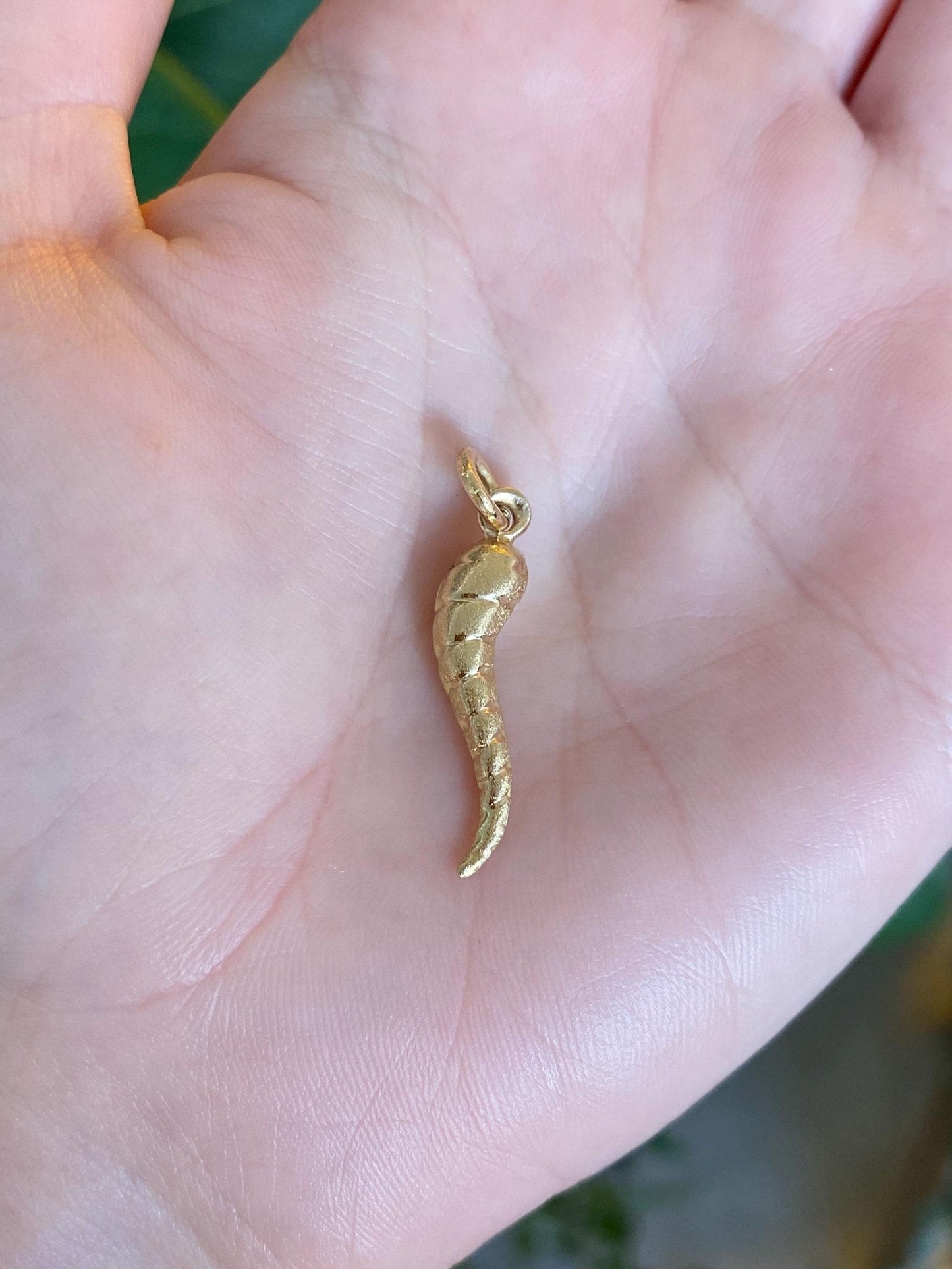 Vintage Solid 18k Yellow Gold Design Italian Horn Charm