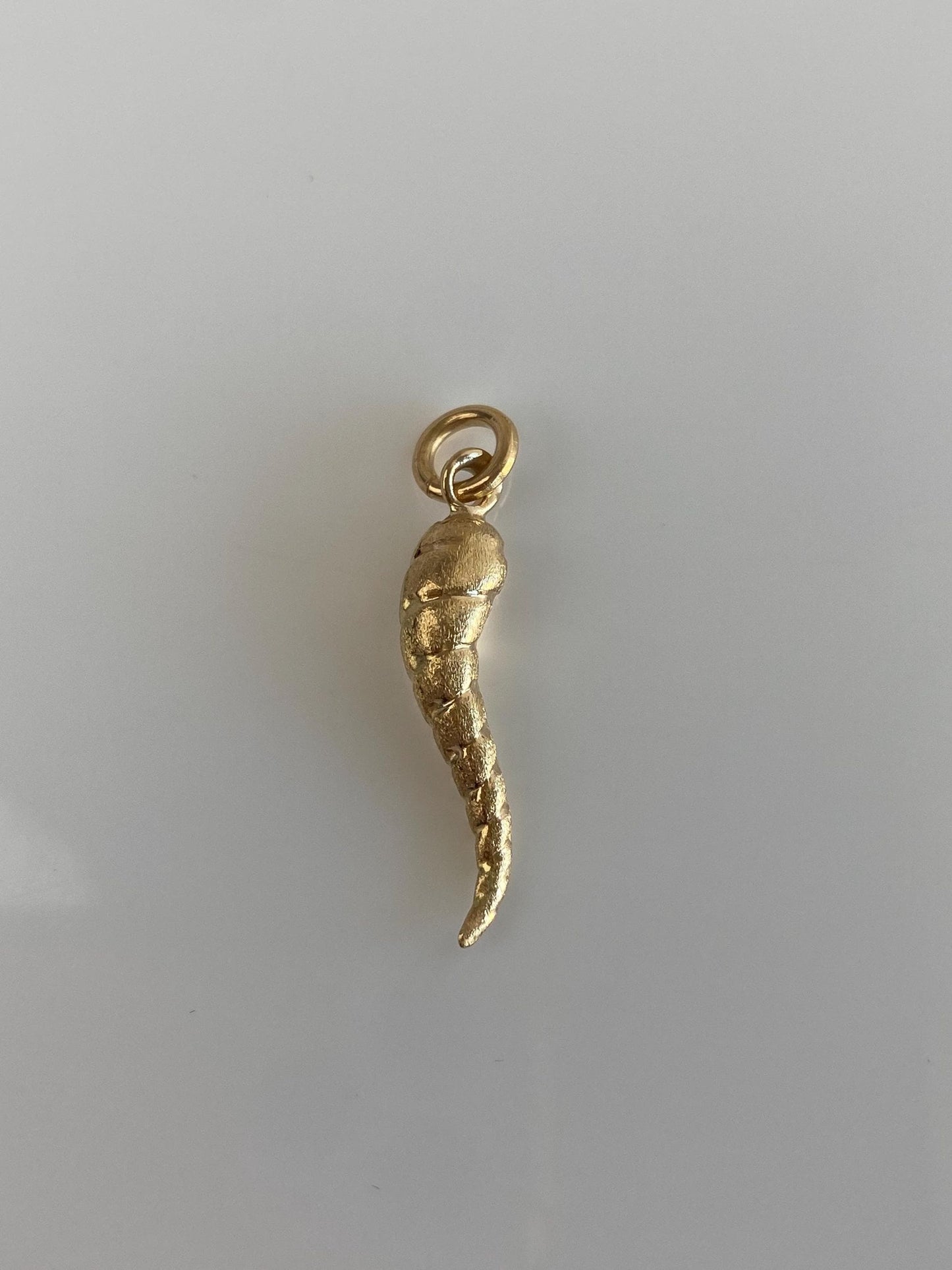 Vintage Solid 18k Yellow Gold Design Italian Horn Charm